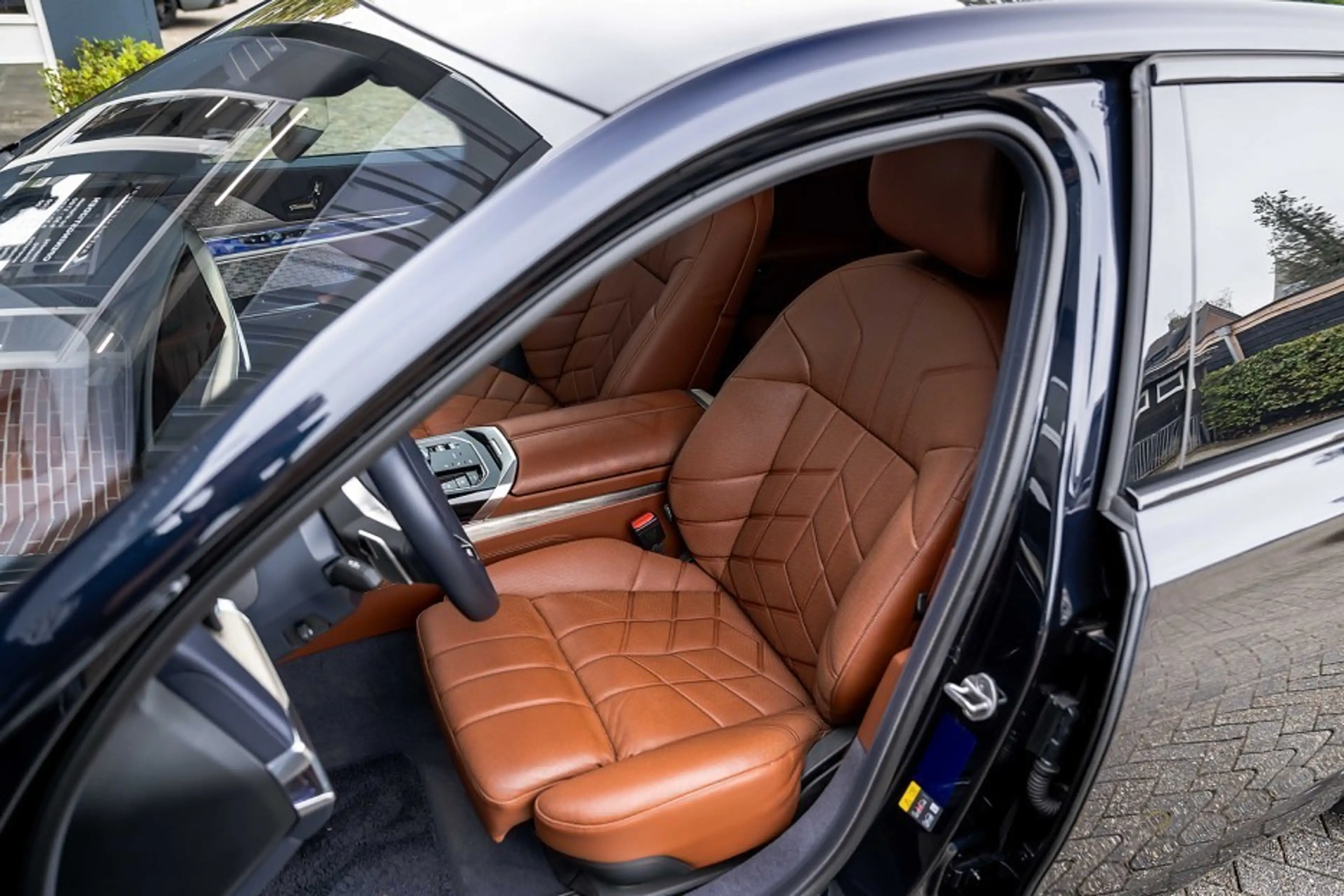 BMW i7 xDrive60 M Sport | Executive Lounge | Fond Enterta — photo 15