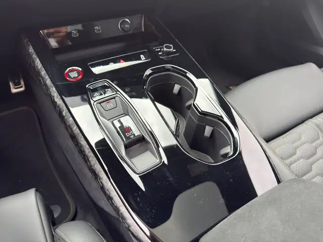 Audi RS5 view 11