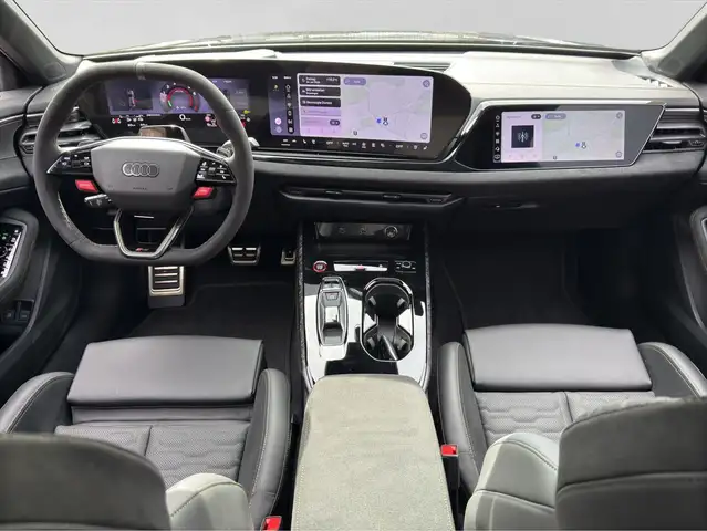 Audi RS5 view 5