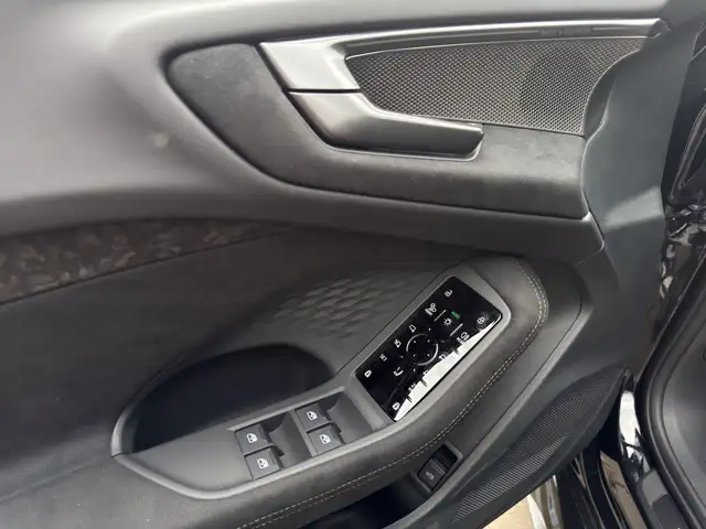 Audi RS5 view 8