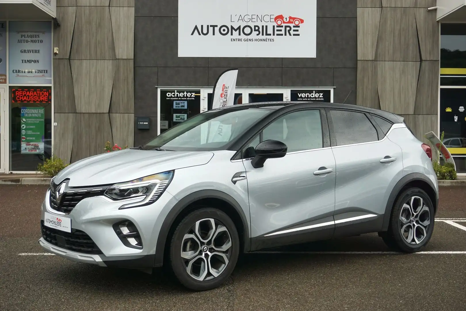 Renault Captur Intens 1.0 Tce 90 ch MY21 Attelage Gris - 1