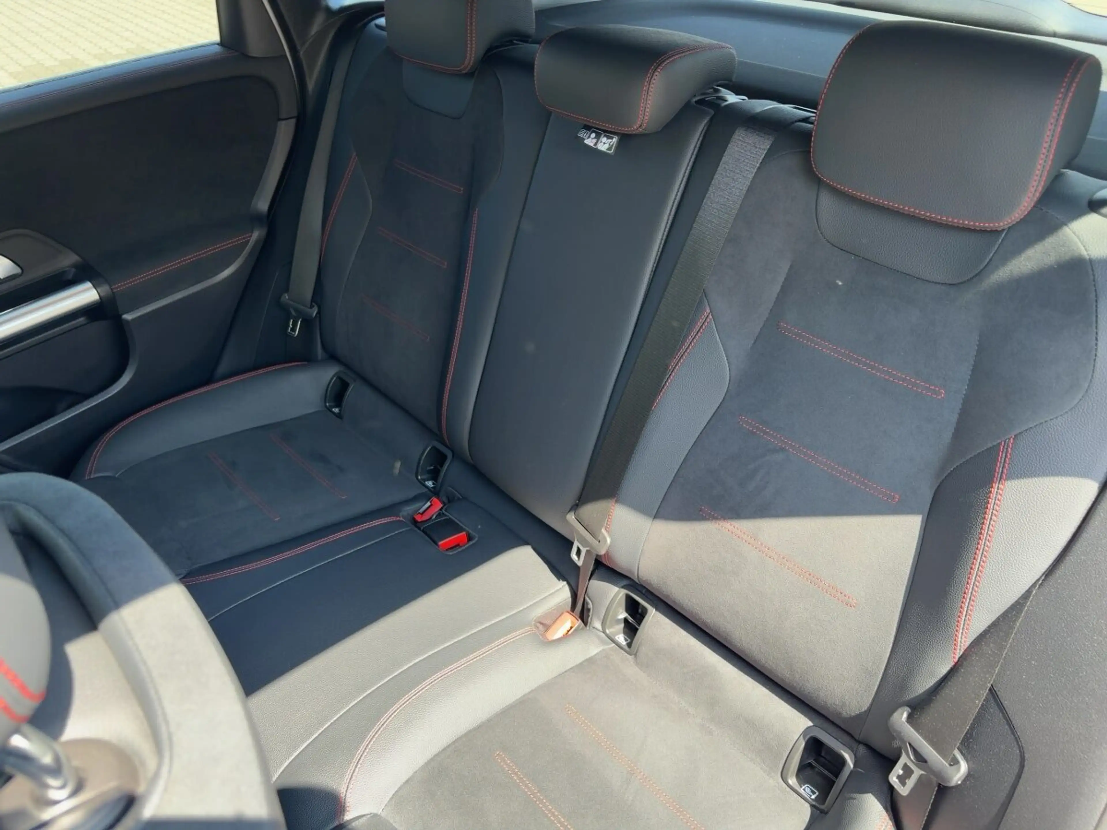 Mercedes-Benz B 250 B 250e EQ Hybrid AMG Line/R.Kamera/Night/Keyless — photo 15