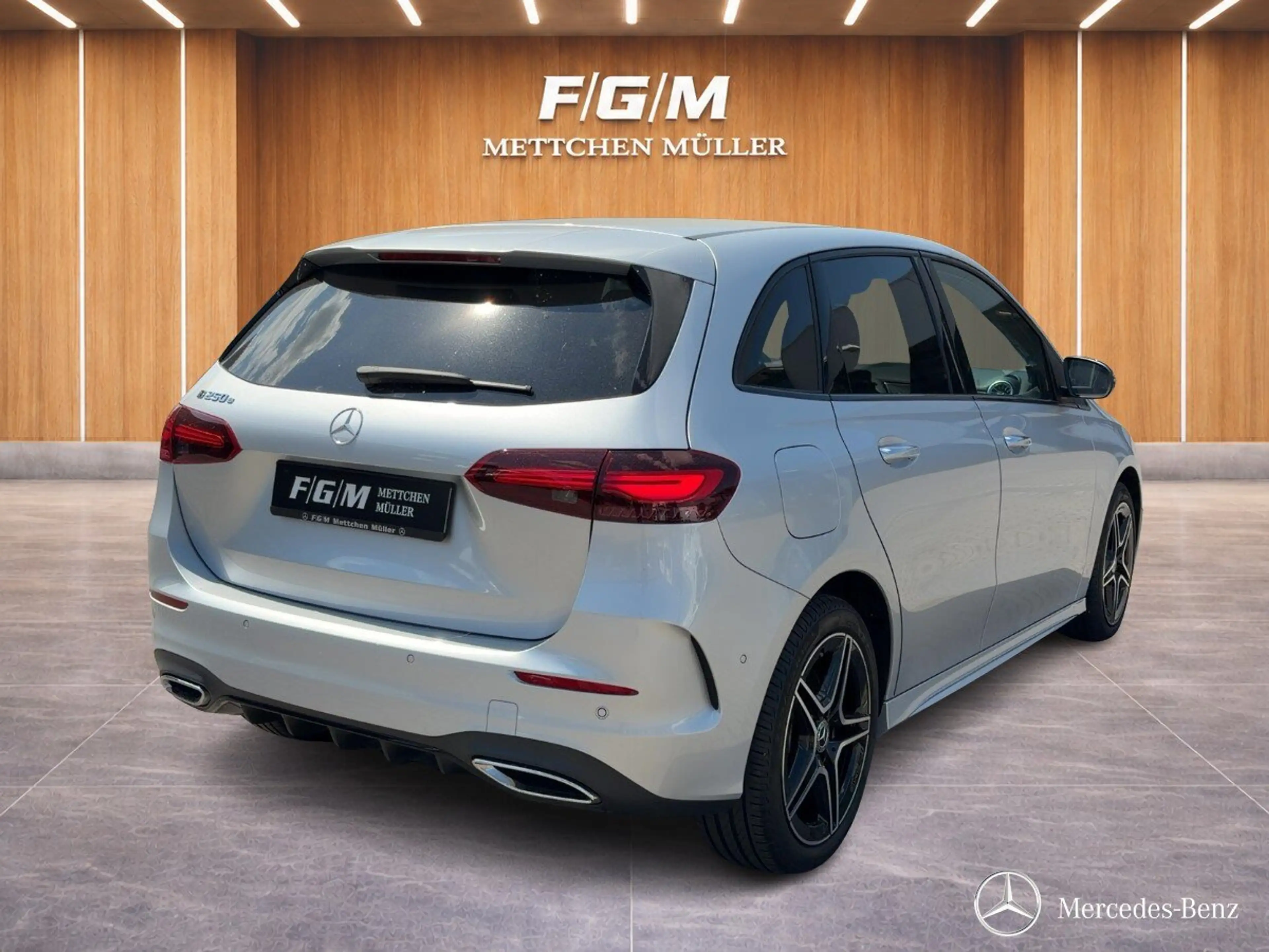 Mercedes-Benz B 250 B 250e EQ Hybrid AMG Line/R.Kamera/Night/Keyless — photo 3