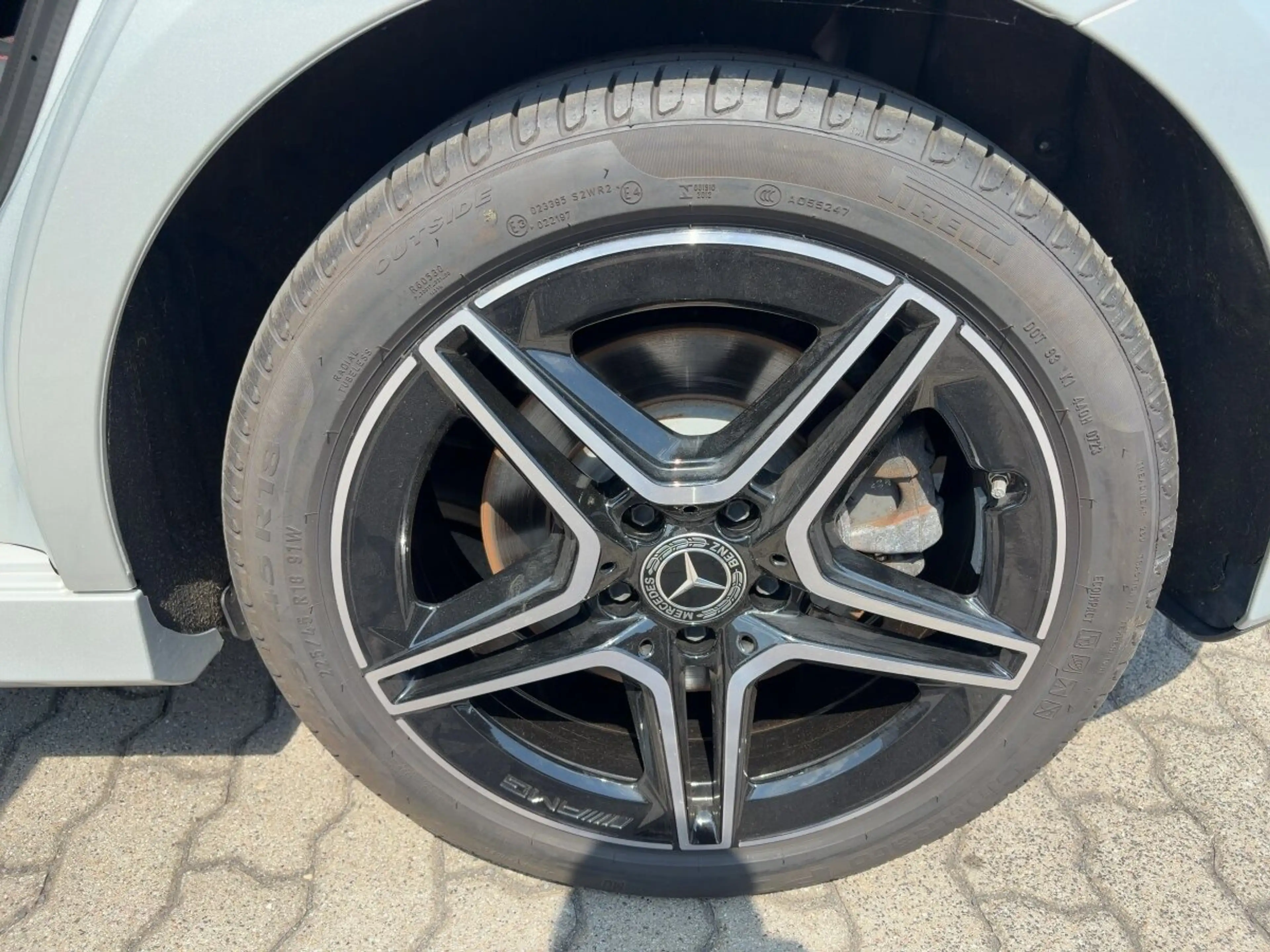 Mercedes-Benz B 250 B 250e EQ Hybrid AMG Line/R.Kamera/Night/Keyless — photo 11