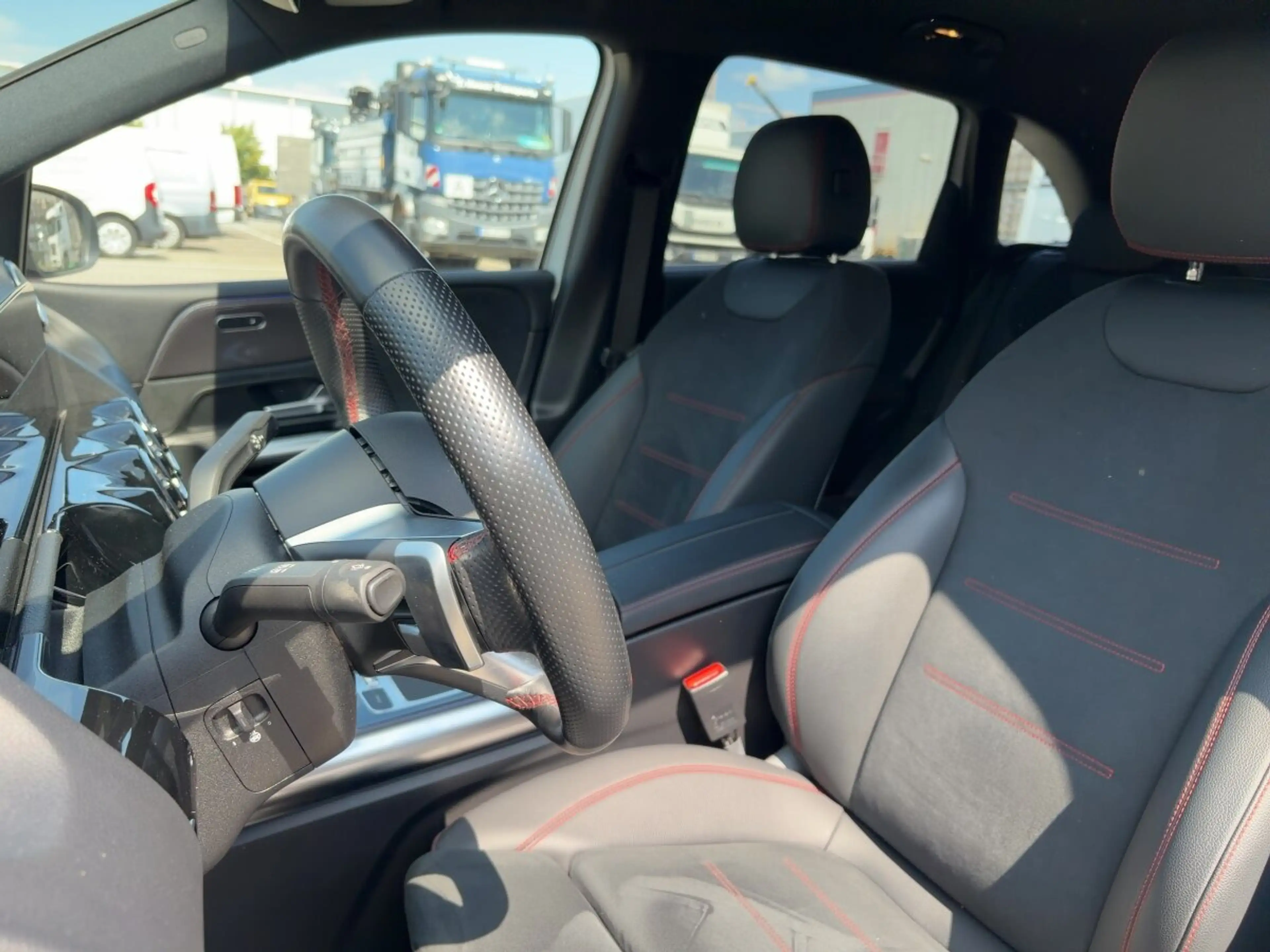 Mercedes-Benz B 250 B 250e EQ Hybrid AMG Line/R.Kamera/Night/Keyless — photo 12