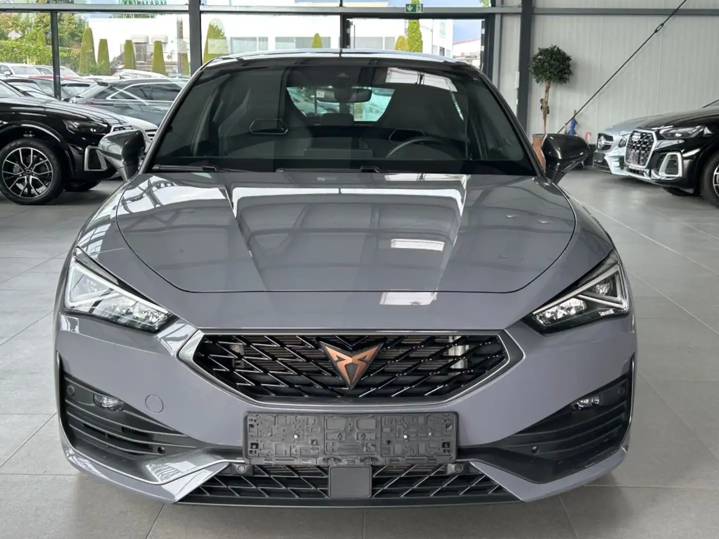 CUPRA Leon 2.0 TSI DSG VZ - 1