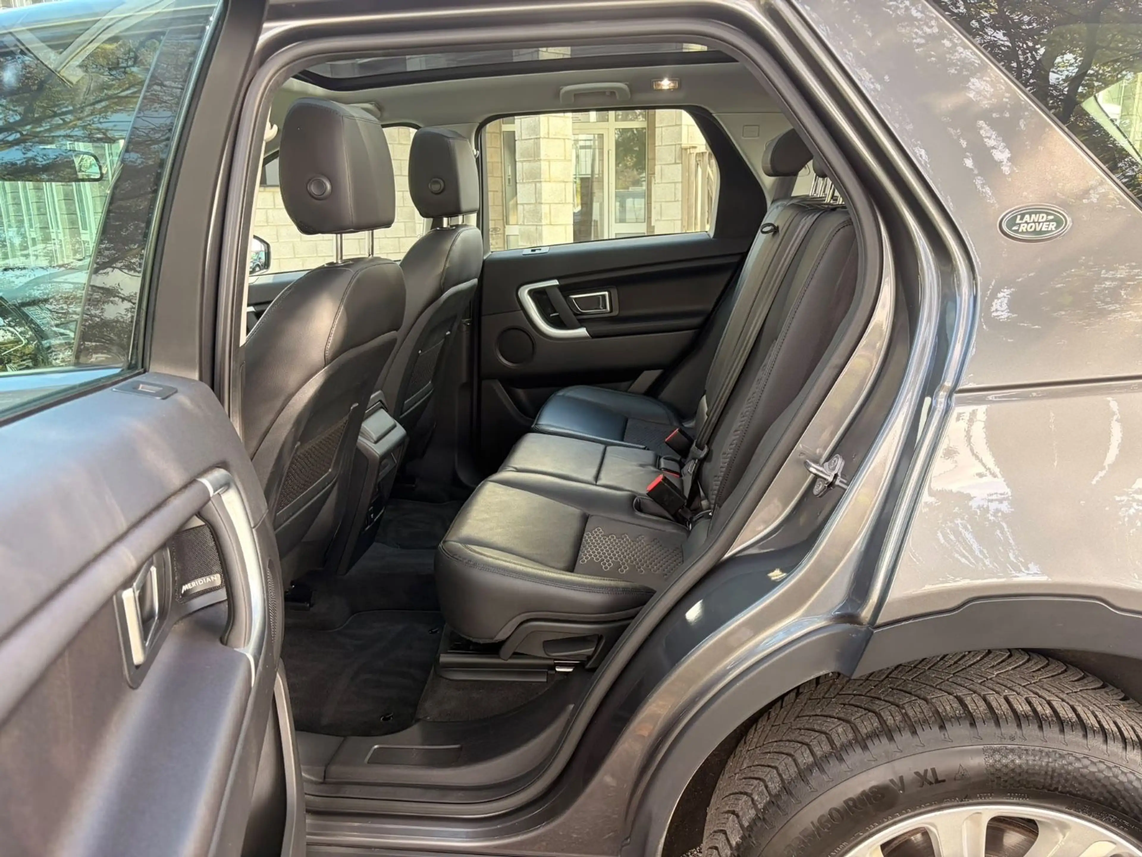Land Rover Discovery Sport SE AWD*4 X 4 *EU6*Auto*Pano*Navi — photo 17