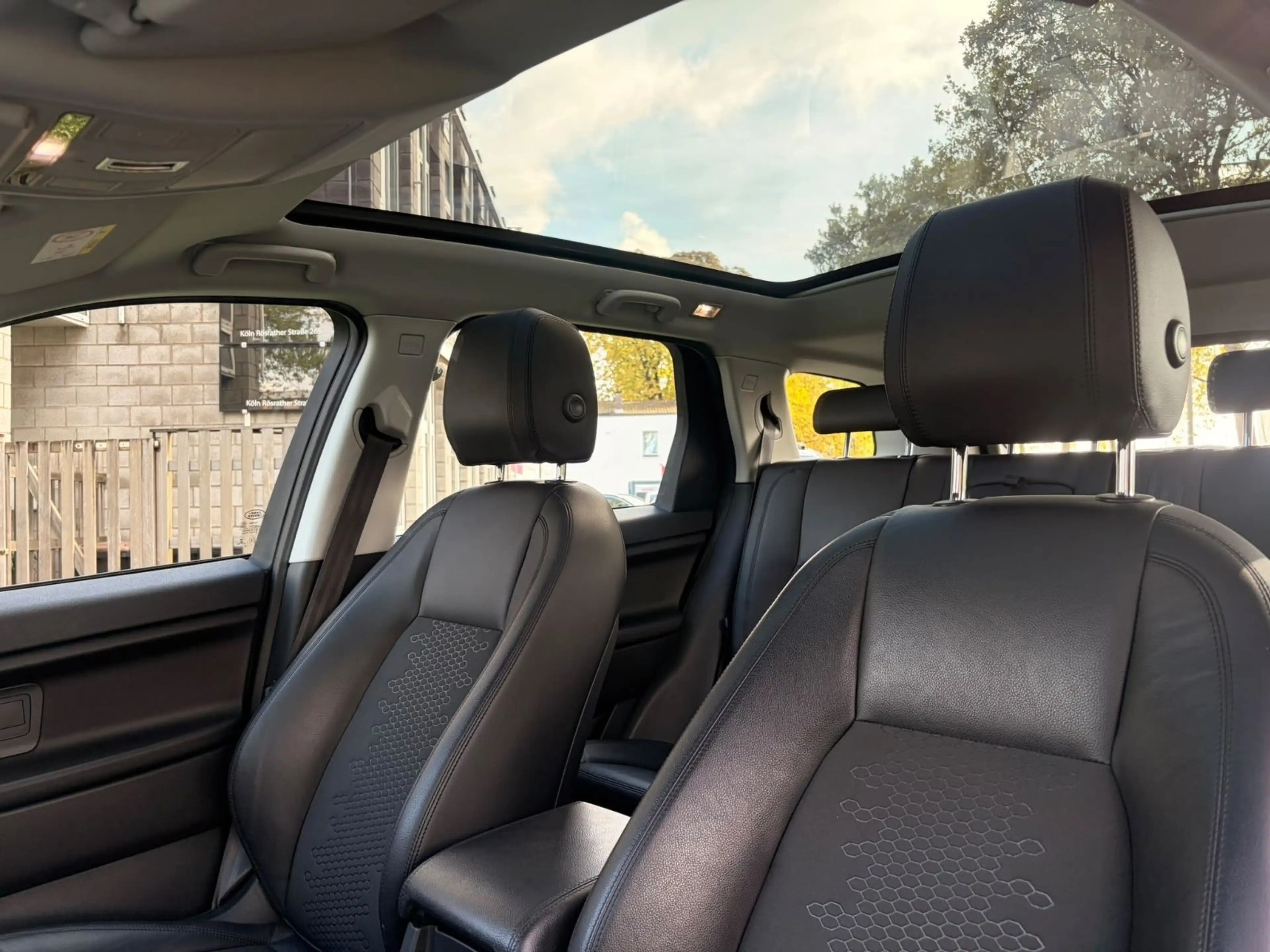 Land Rover Discovery Sport SE AWD*4 X 4 *EU6*Auto*Pano*Navi — photo 16