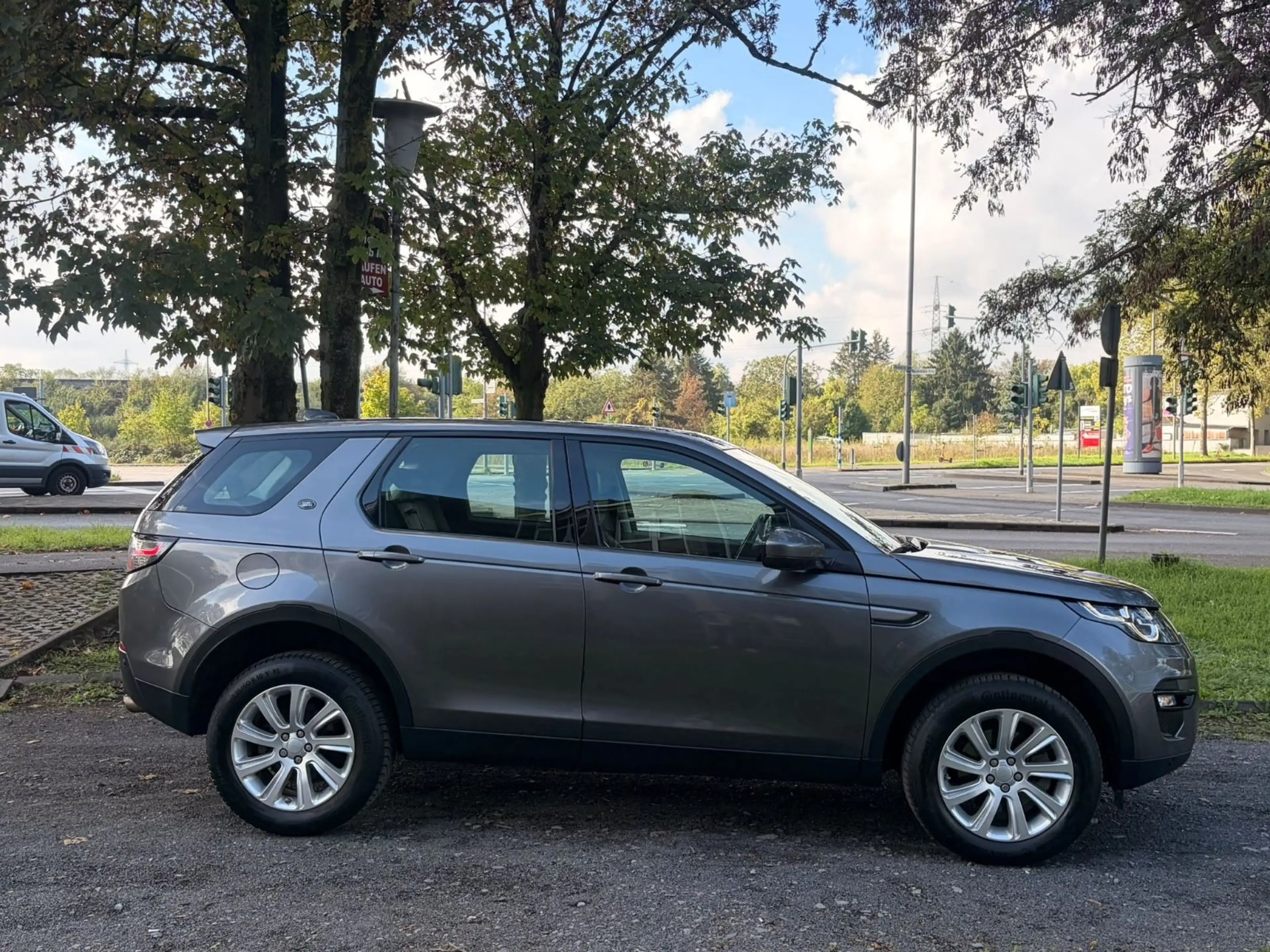 Land Rover Discovery Sport SE AWD*4 X 4 *EU6*Auto*Pano*Navi — photo 6