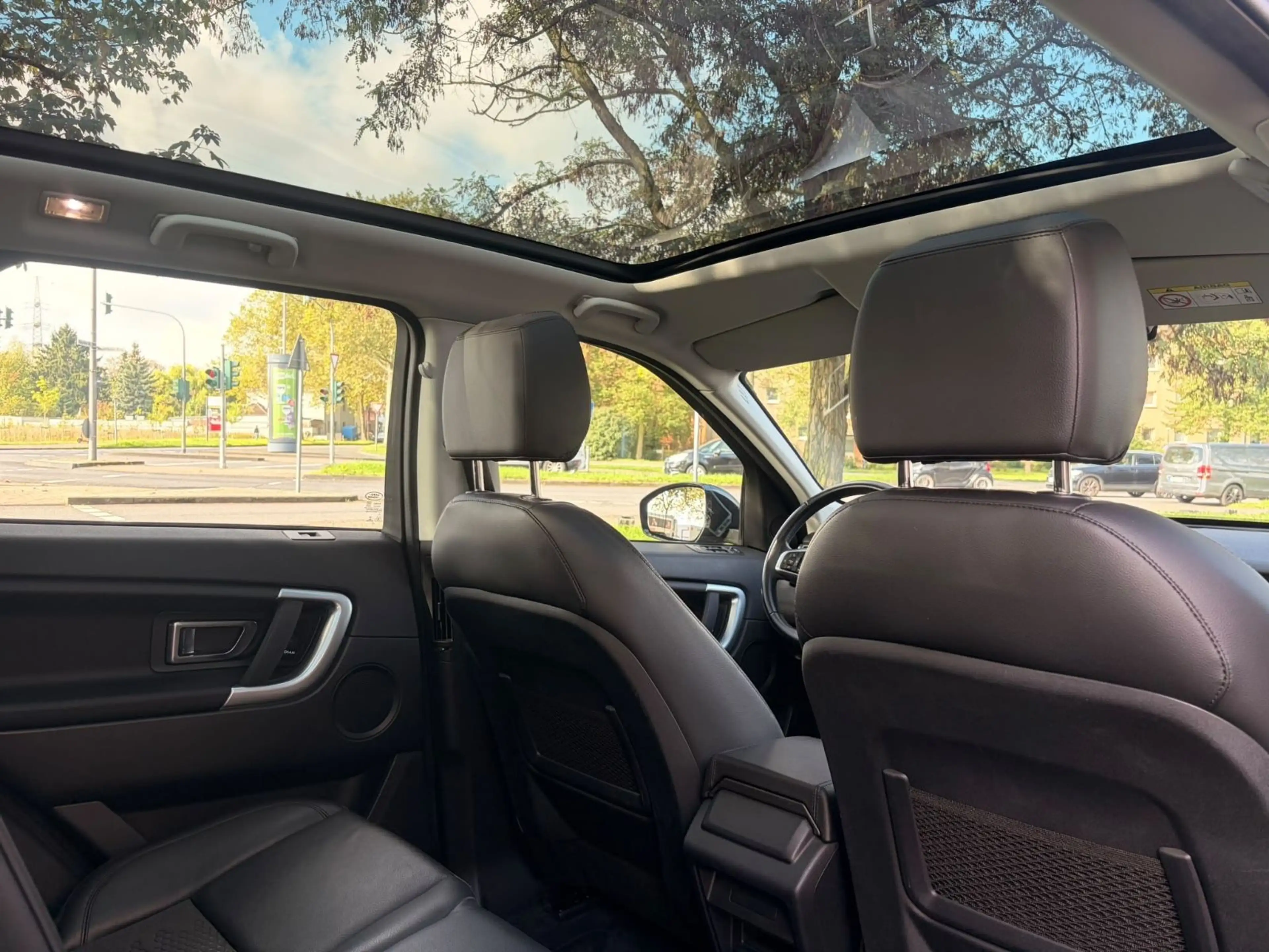 Land Rover Discovery Sport SE AWD*4 X 4 *EU6*Auto*Pano*Navi — photo 12
