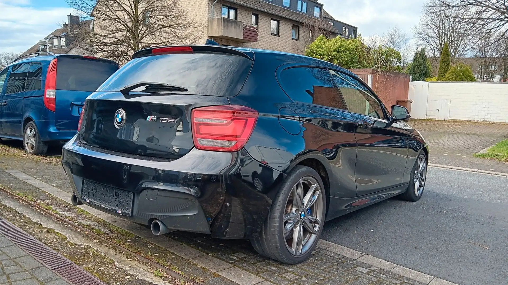 BMW 135 i M-PERFORMANCE BI-XENON NAVI LEDER Schwarz - 2