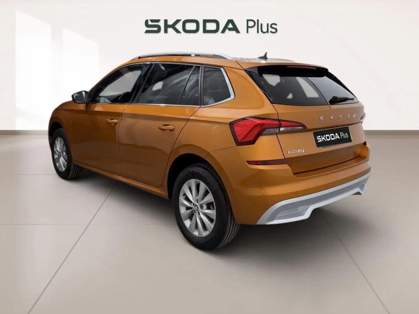 Skoda Kamiq 1.0 TSI Ambition 70kW Naranja - 2