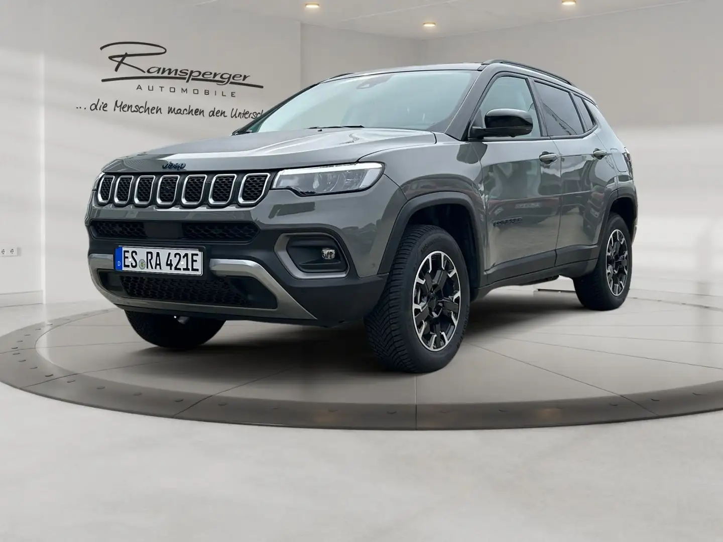Jeep Compass PHEV High Upland Schwarz - 2