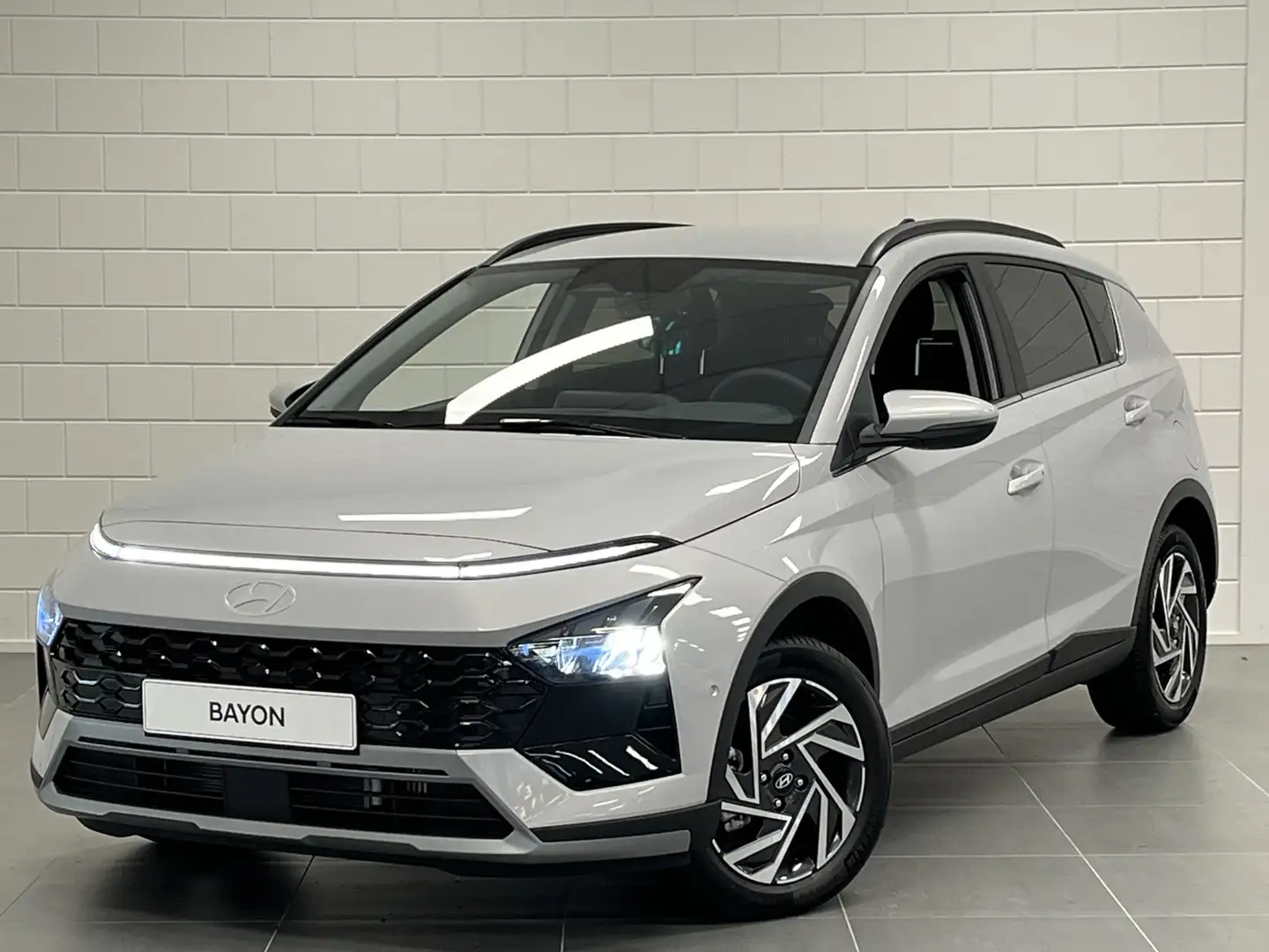 Hyundai BAYON 1.0 T-GDI Premium Automaat | Stoelverwarming & Stu Grijs - 2