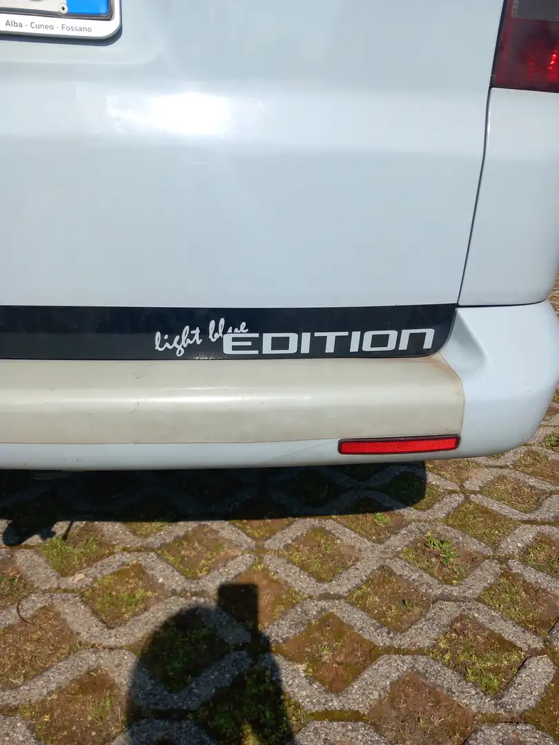 Volkswagen T5 Kombi Kék - 2