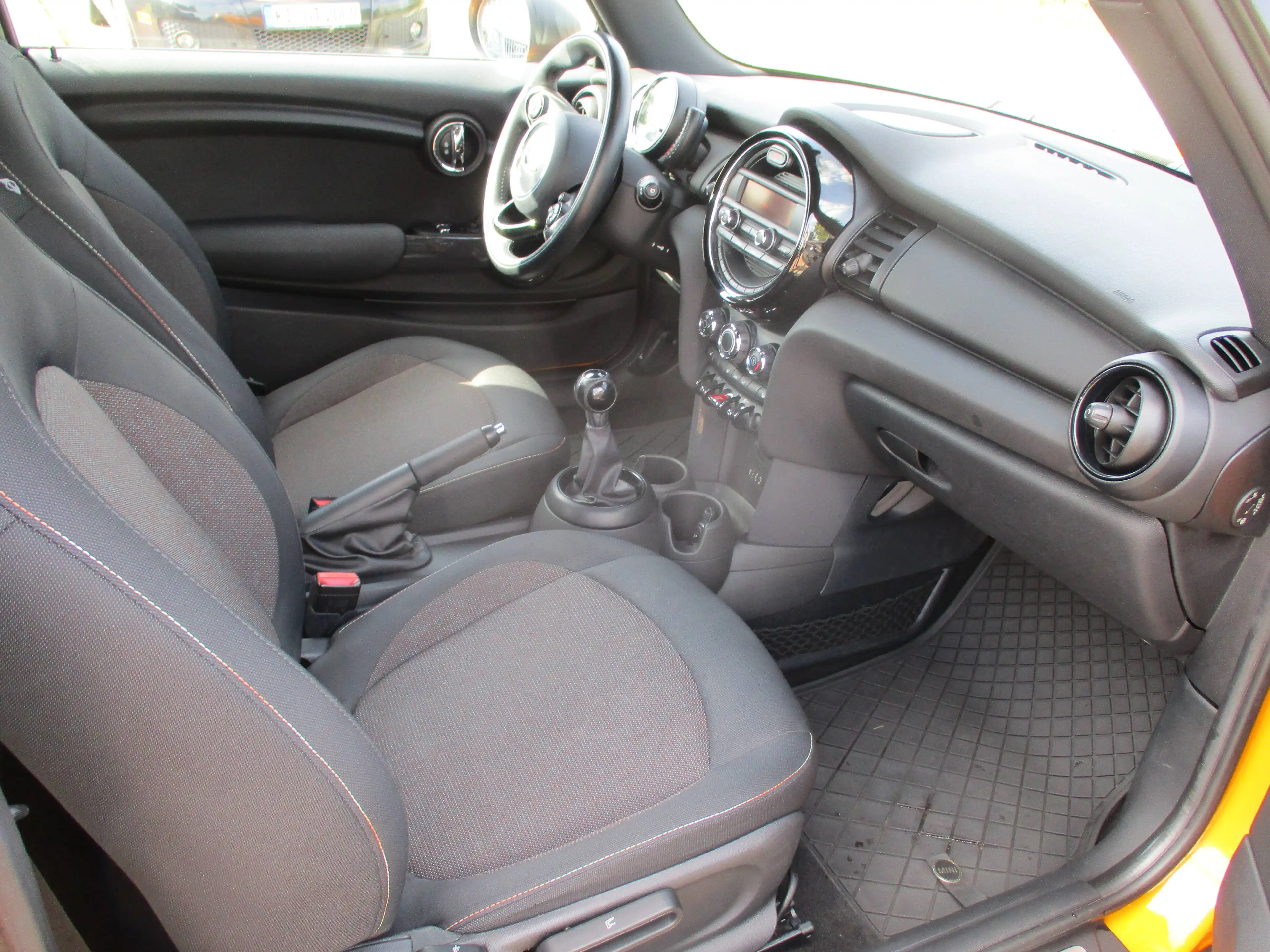 MINI One MINI 3-TÜRER — photo 11