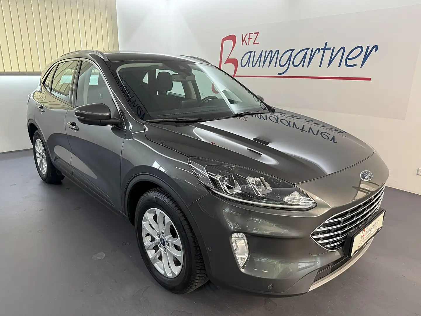 Ford Kuga 1,5 TDCi Titanium *LED*NAVI*AHK*Sitzheizung vo/... Grau - 1