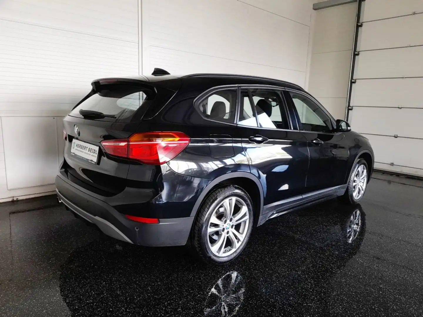 BMW X1 18d SPORTLINE 4x4 Aut. *VOLL LED / NAVI / ACC / AHV / DRIVIVINGASS. PLUS / HEAD-UP / LENKRADHEIZUNG* Schwarz - 2