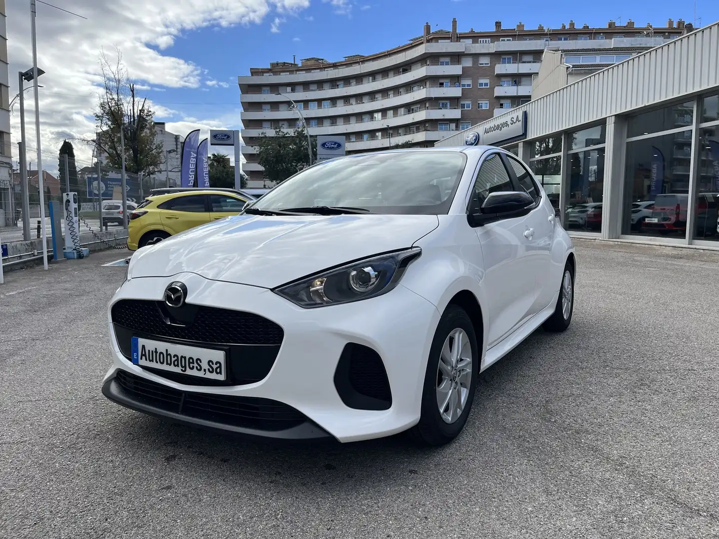Mazda 2 Hybrid 1.5 Centre-Line  CVT 85kW Weiß - 1