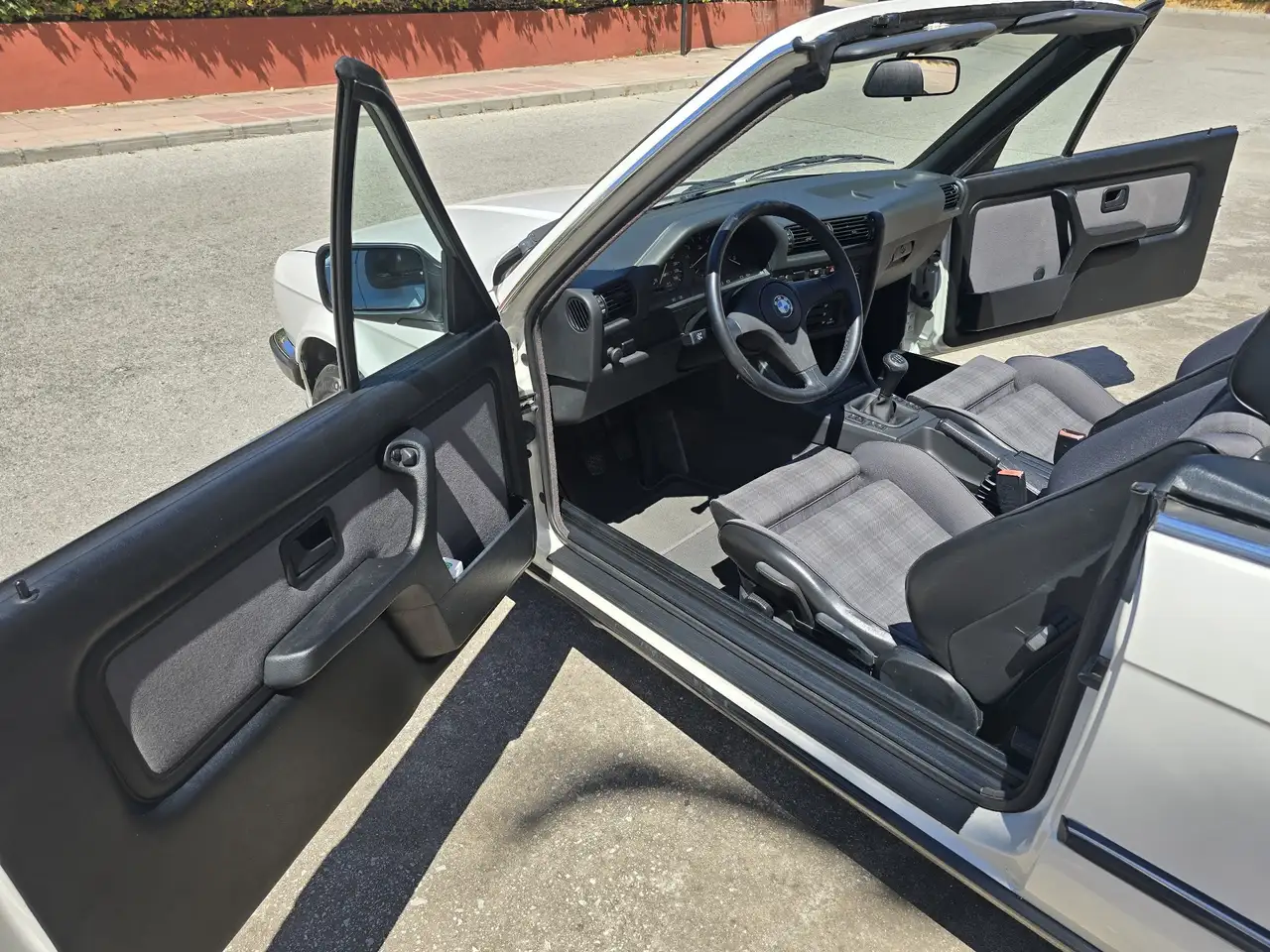 BMW 320i Cabriolet, foto 11