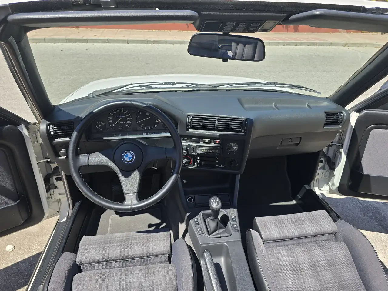 BMW 320i Cabriolet, foto 9