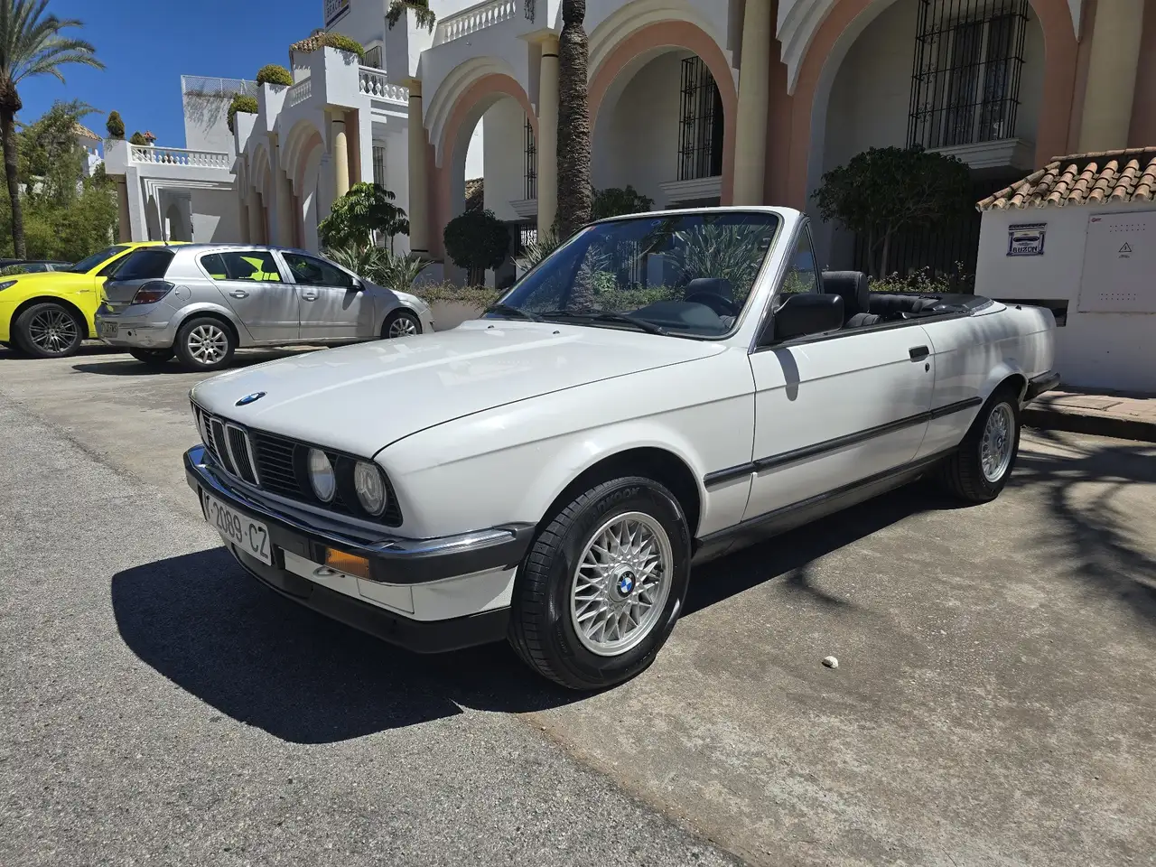 BMW 320i Cabriolet, foto 2