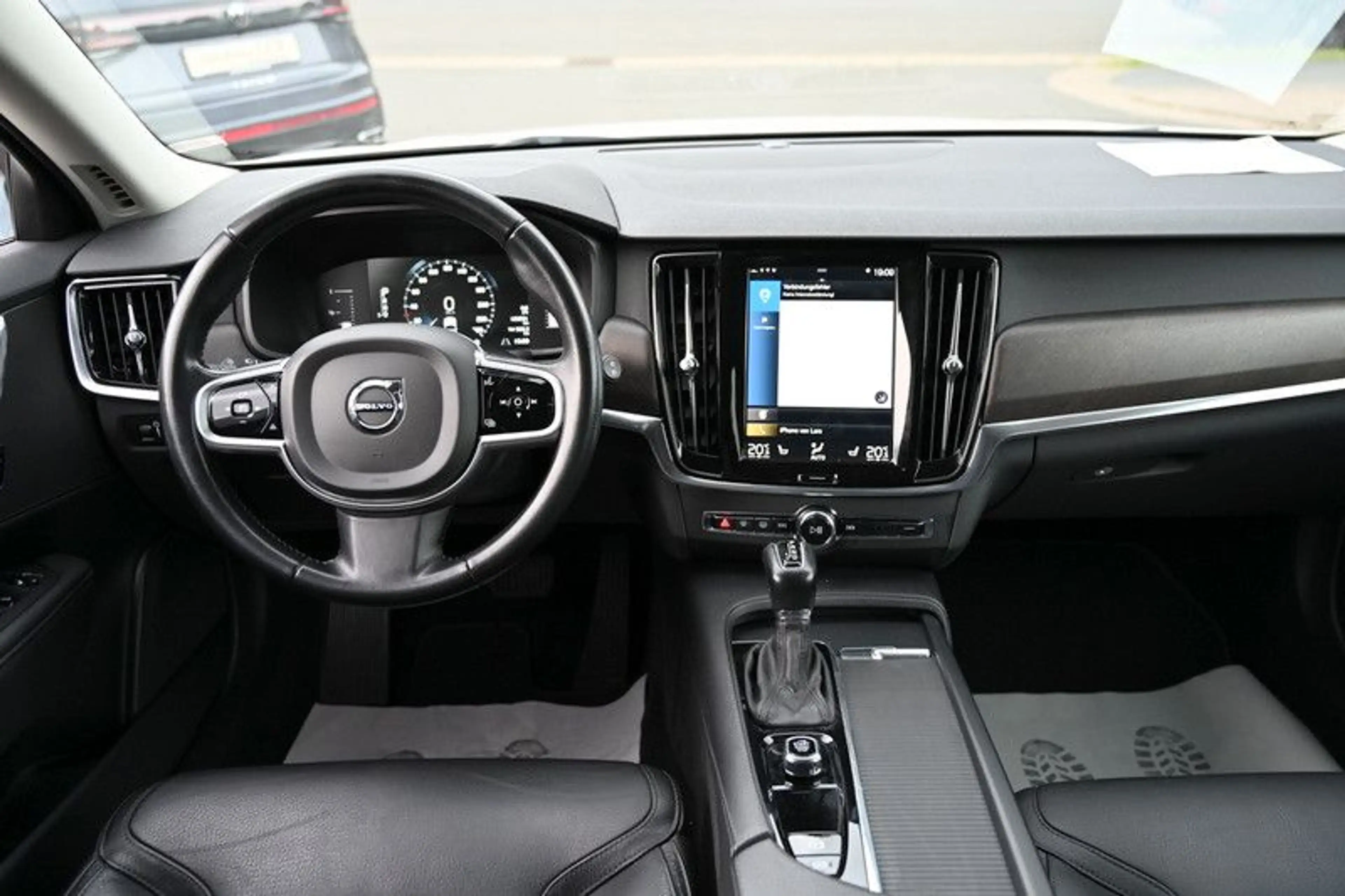 Volvo V90 Cross Country D4 AWD CarPlay Leder LED AHK — photo 9