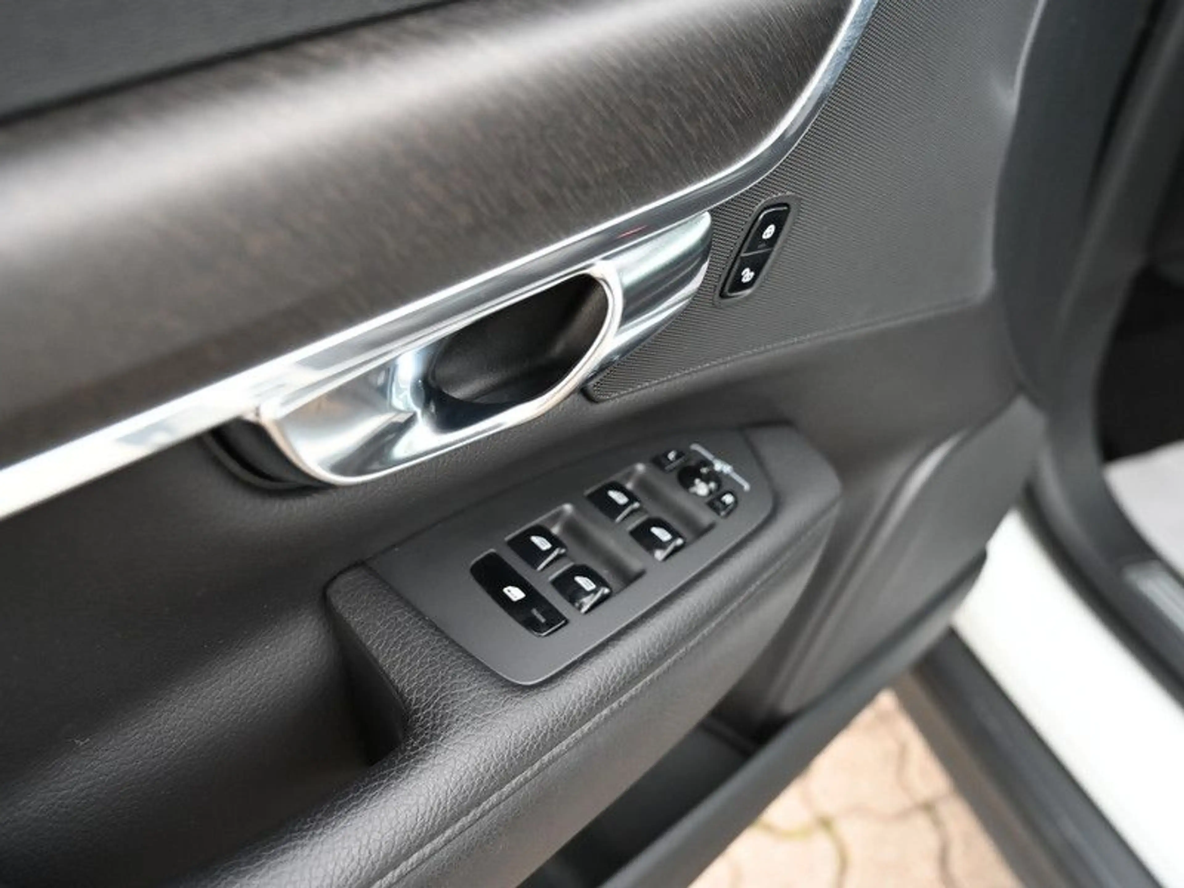 Volvo V90 Cross Country D4 AWD CarPlay Leder LED AHK — photo 14