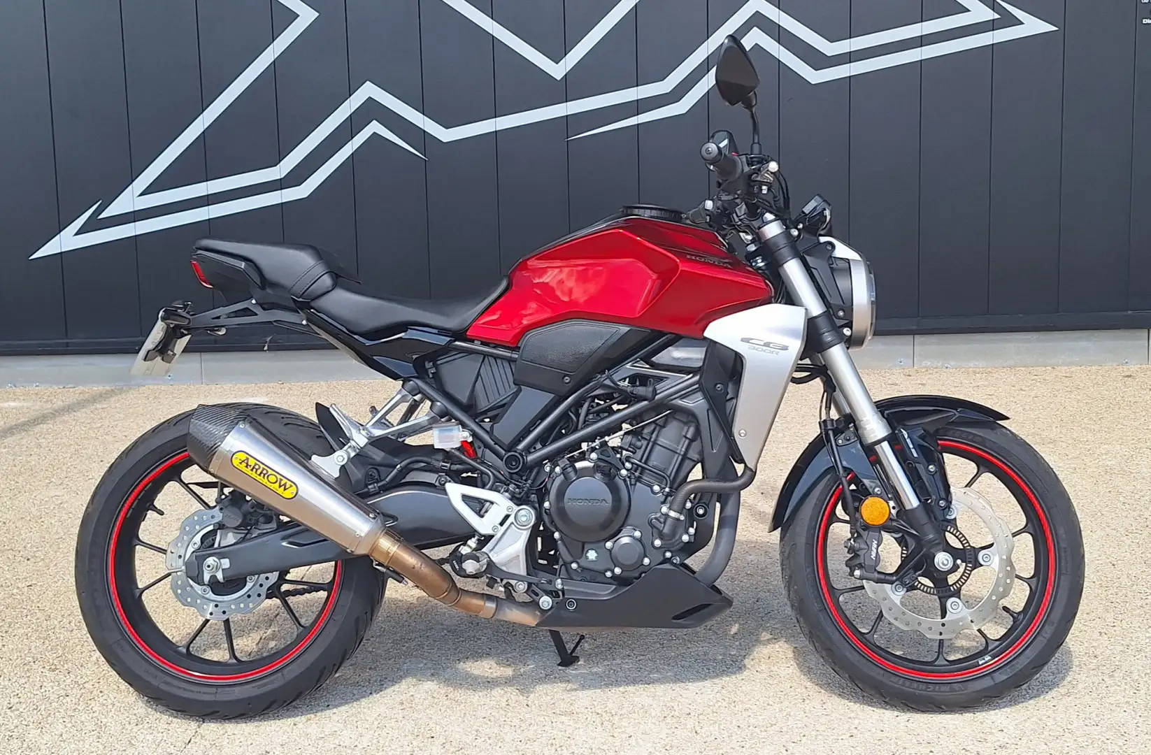 Honda CB 300 - 1