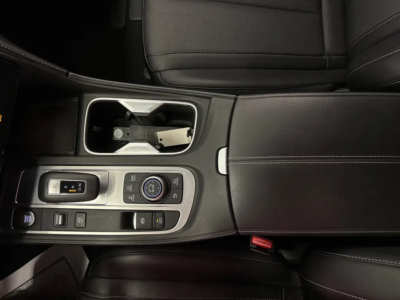 Infiniti QX60 снимка Infiniti QX60