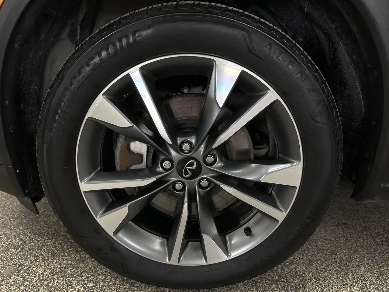 Infiniti QX60 снимка Infiniti QX60