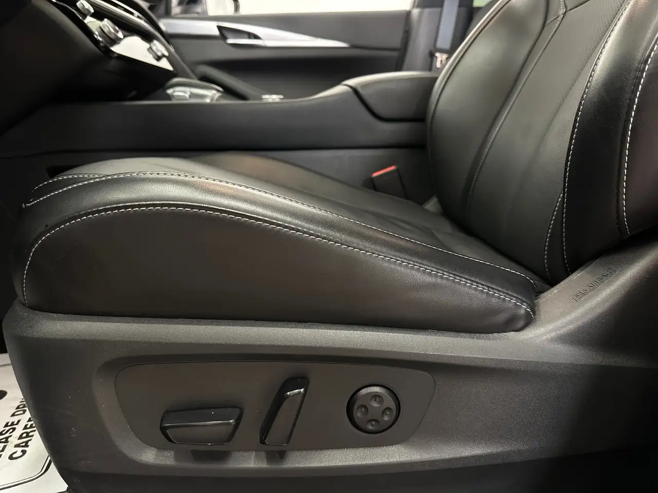 Infiniti QX60 снимка Infiniti QX60