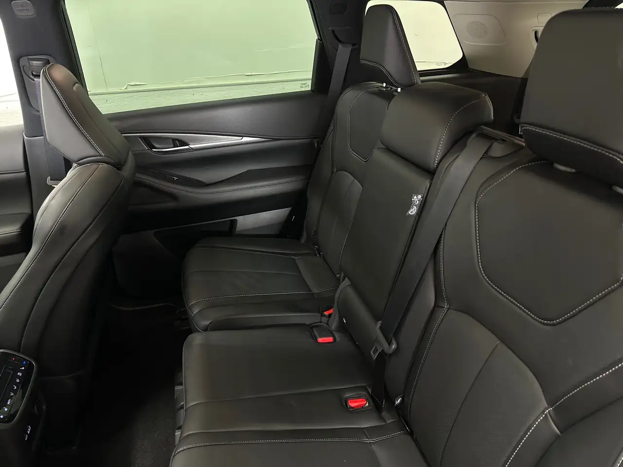 Infiniti QX60 снимка Infiniti QX60