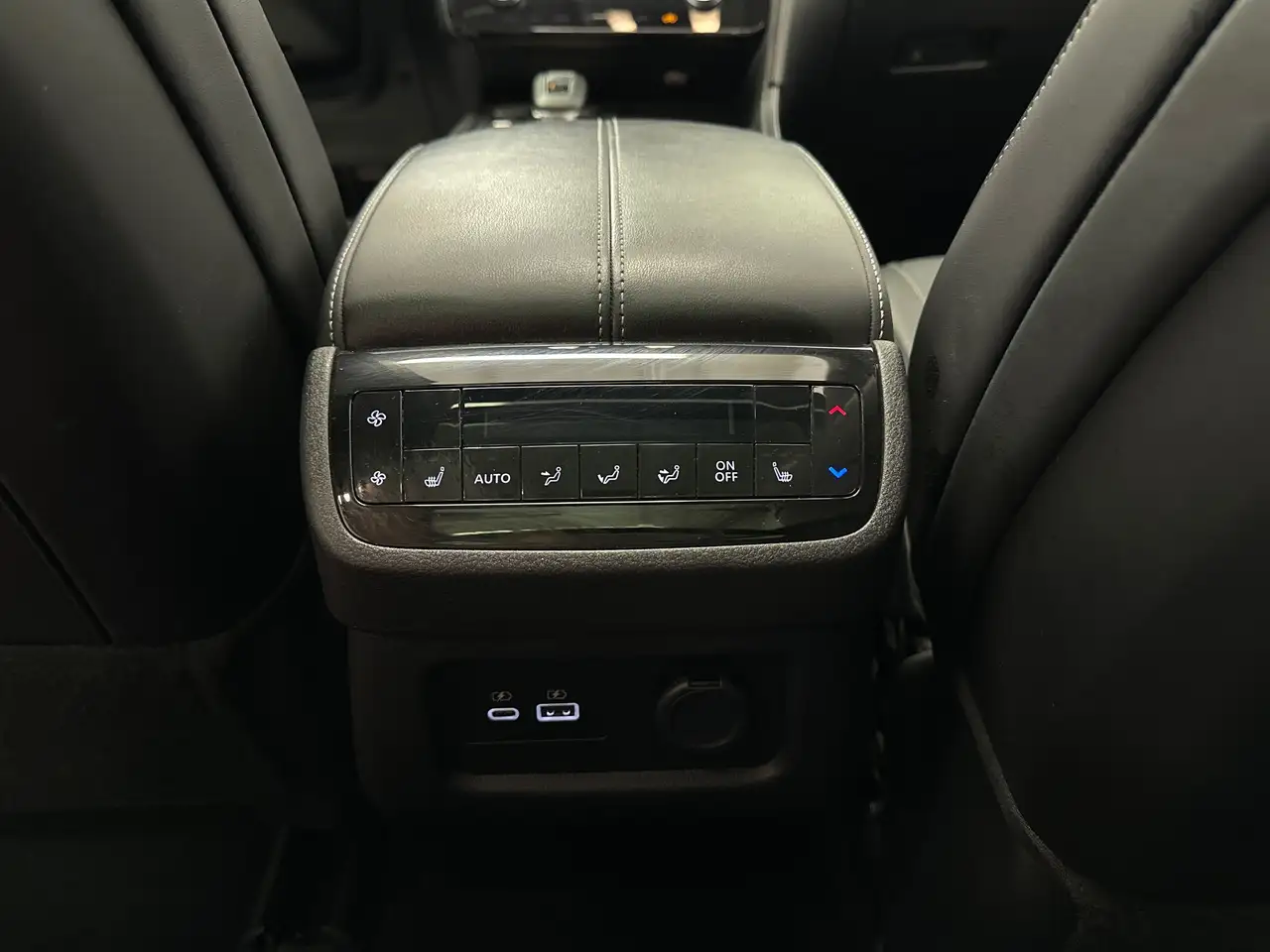 Infiniti QX60 снимка Infiniti QX60