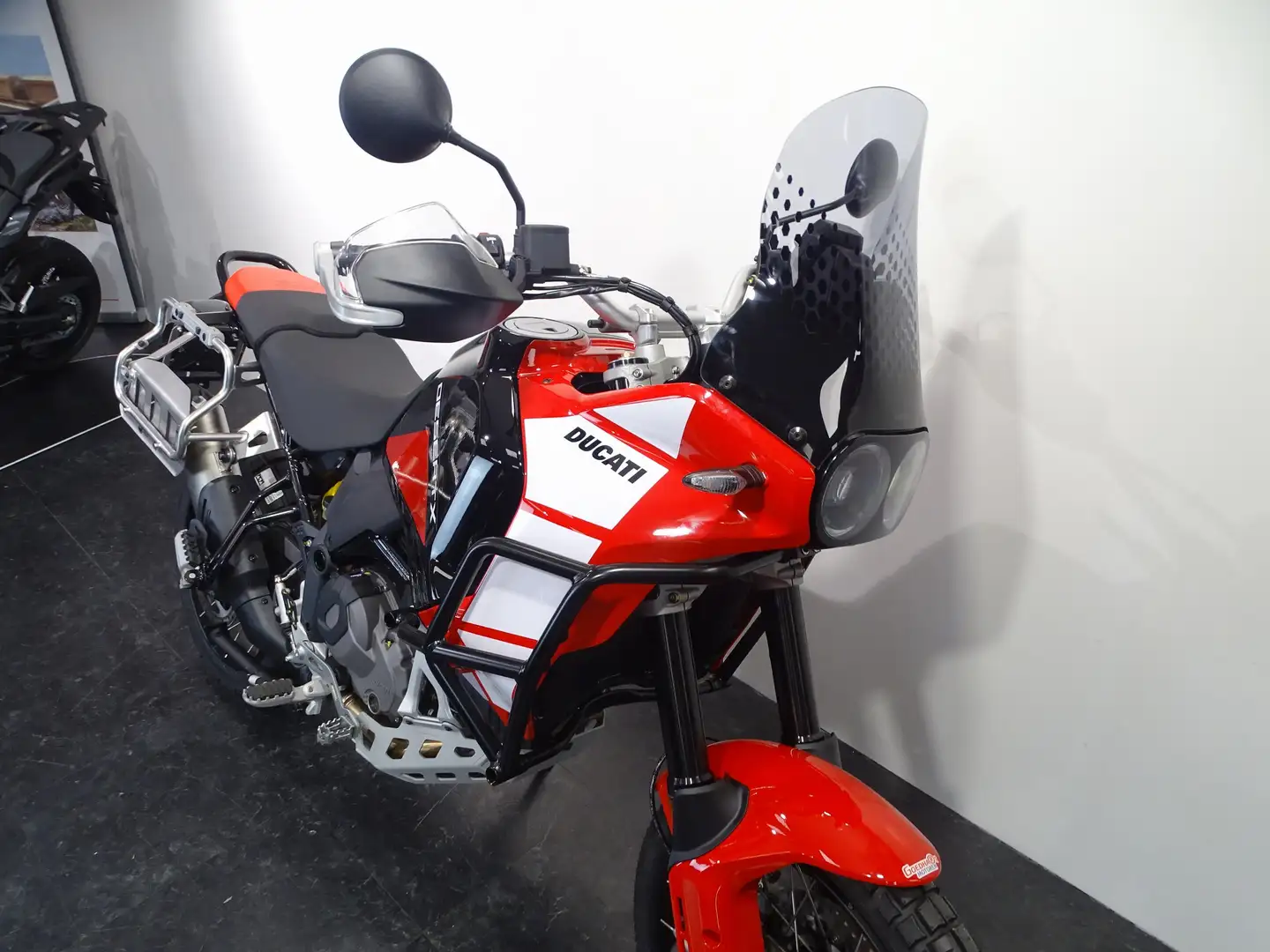 Ducati DesertX DISCOVERY Black - 2