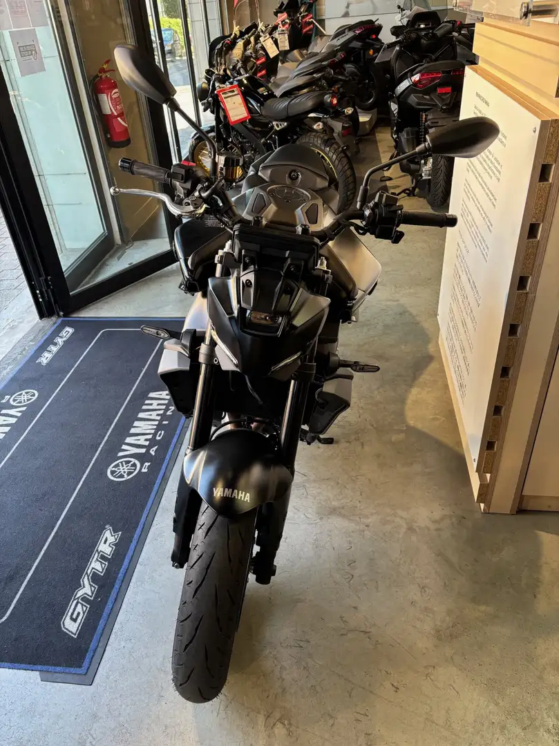 Yamaha MT-09 Negro - 2