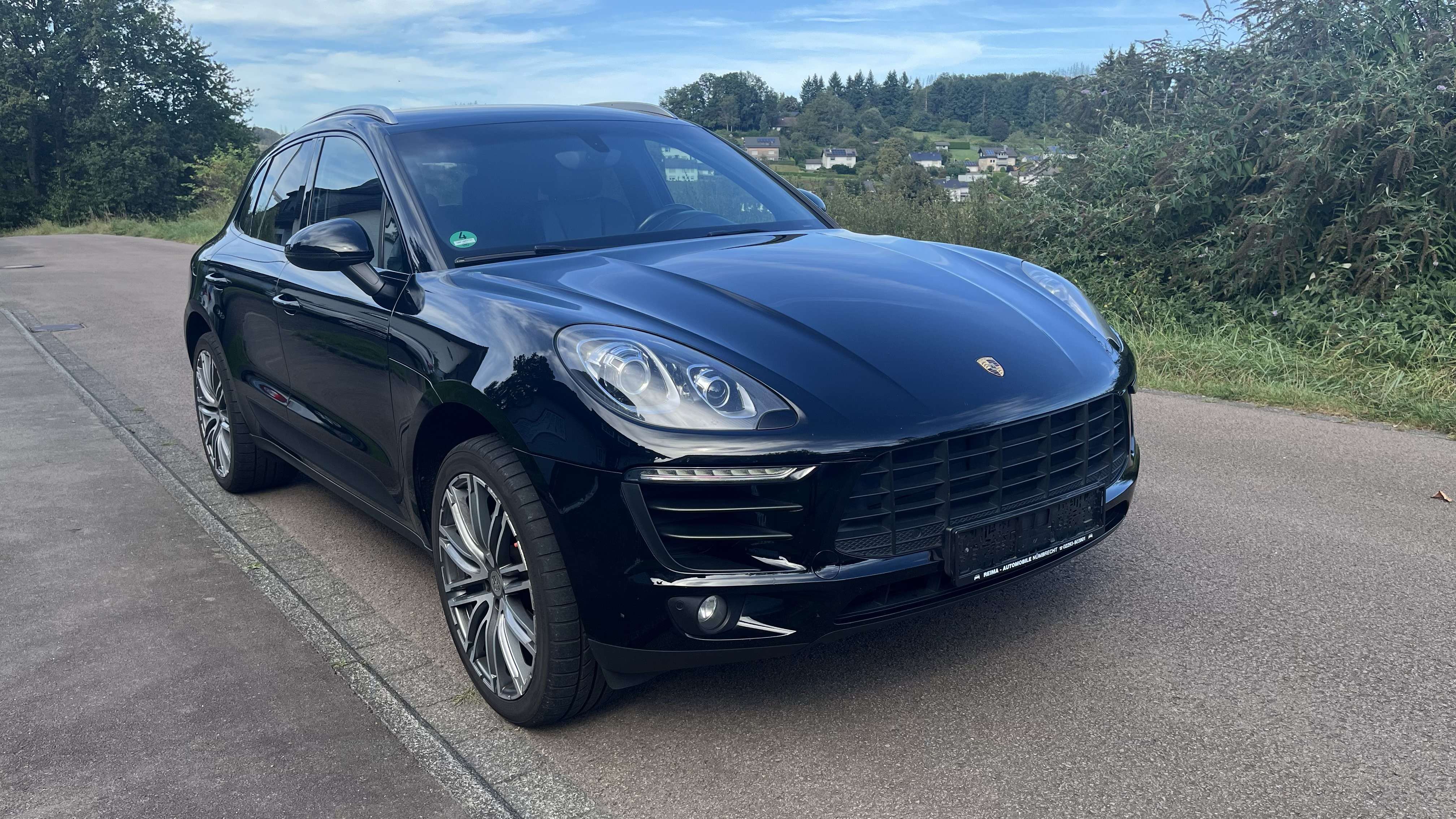 Second hand Porsche Macan 