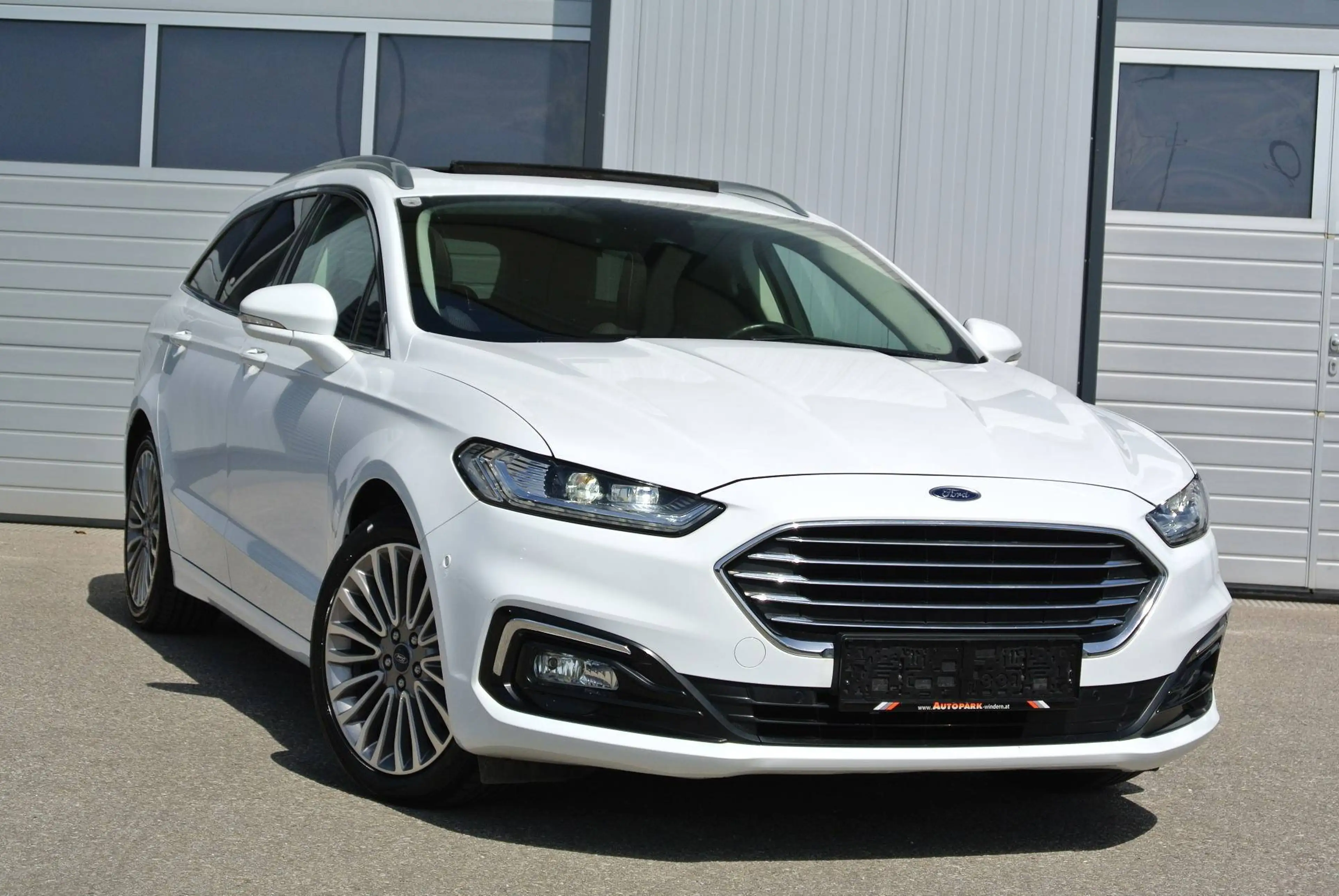 Ford Mondeo Traveller 2.0 EcoBlue Aut. Titanium * PANO * AHK — photo 6