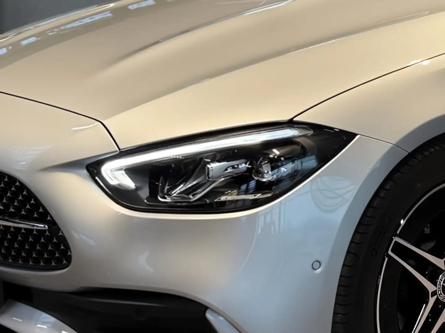 Mercedes-Benz C 180 T AMG Night, LED,AMBIE,KAM,MBUX,WINTER-P Silber - 2