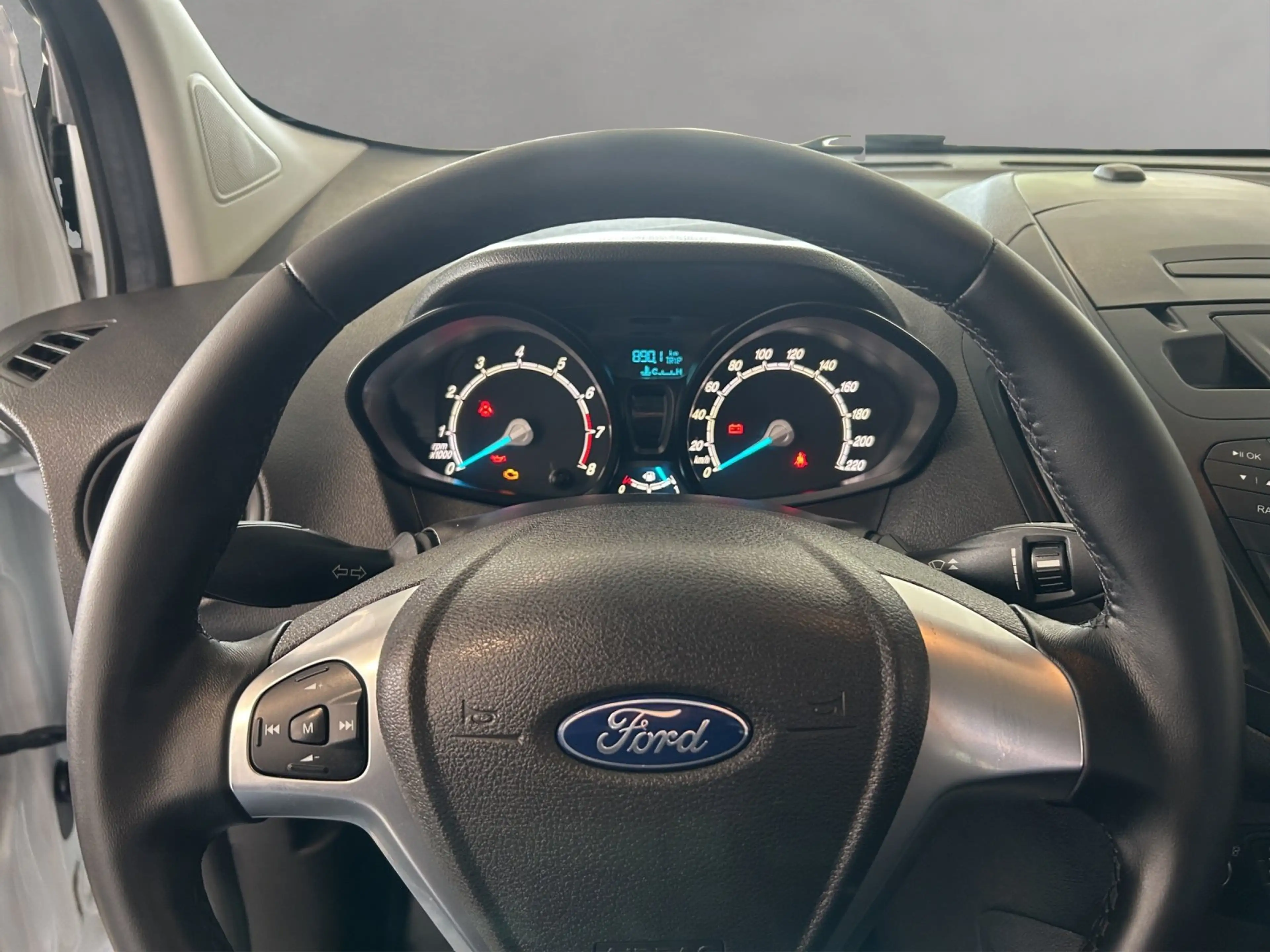 Ford Transit Courier Ford Transit Courier S&S Trend — photo 12