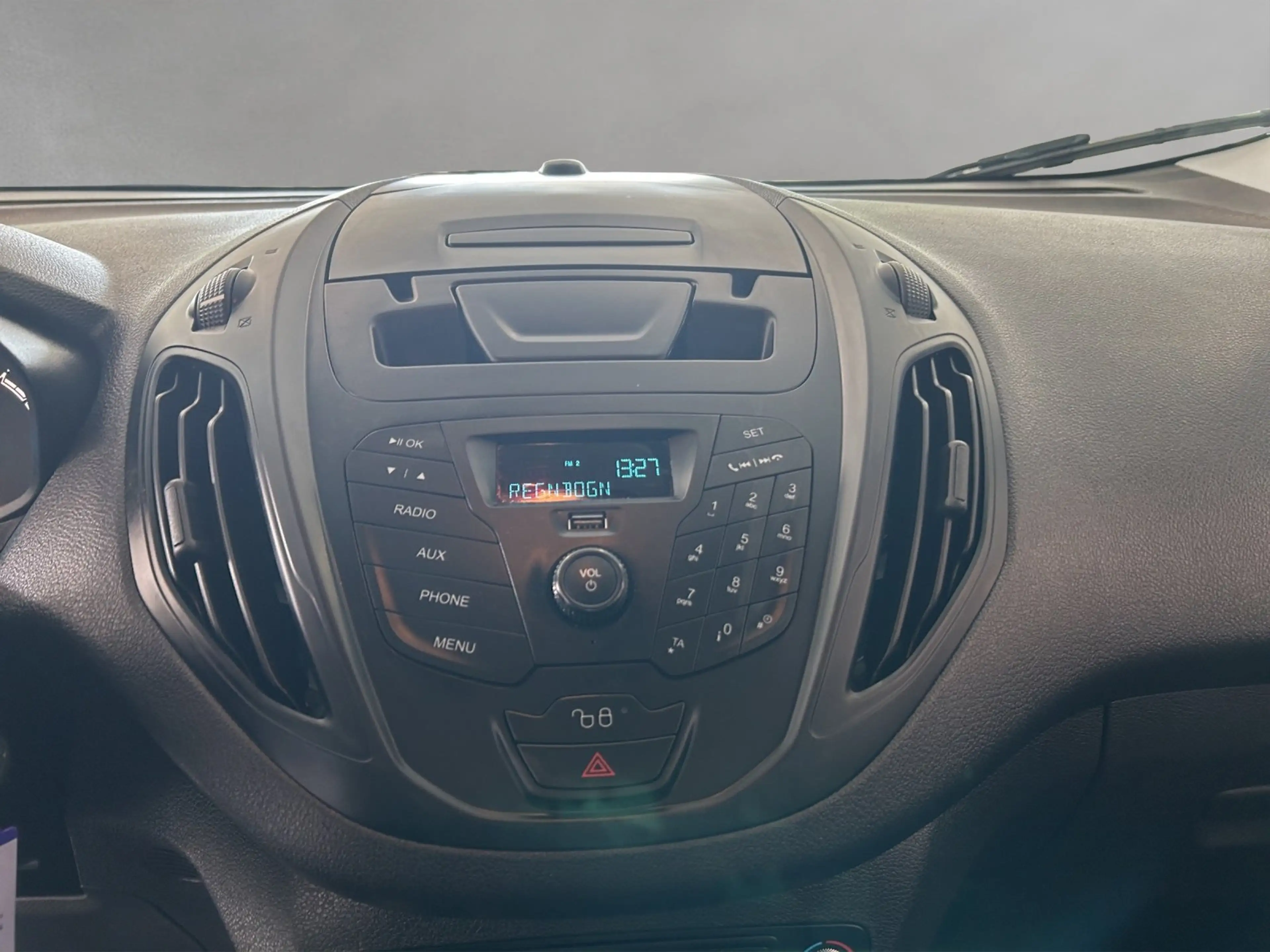 Ford Transit Courier Ford Transit Courier S&S Trend — photo 11