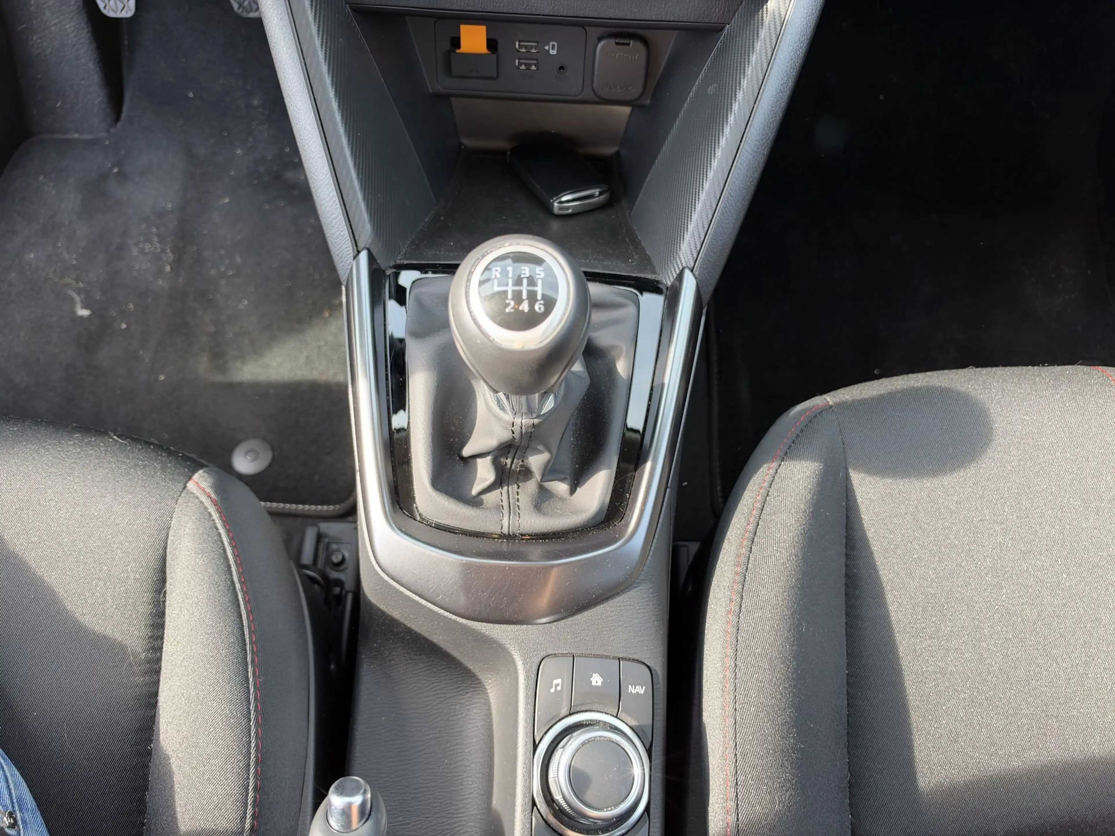 Mazda 2 1.5 e-Skyactiv-G 66kW Homura — photo 12