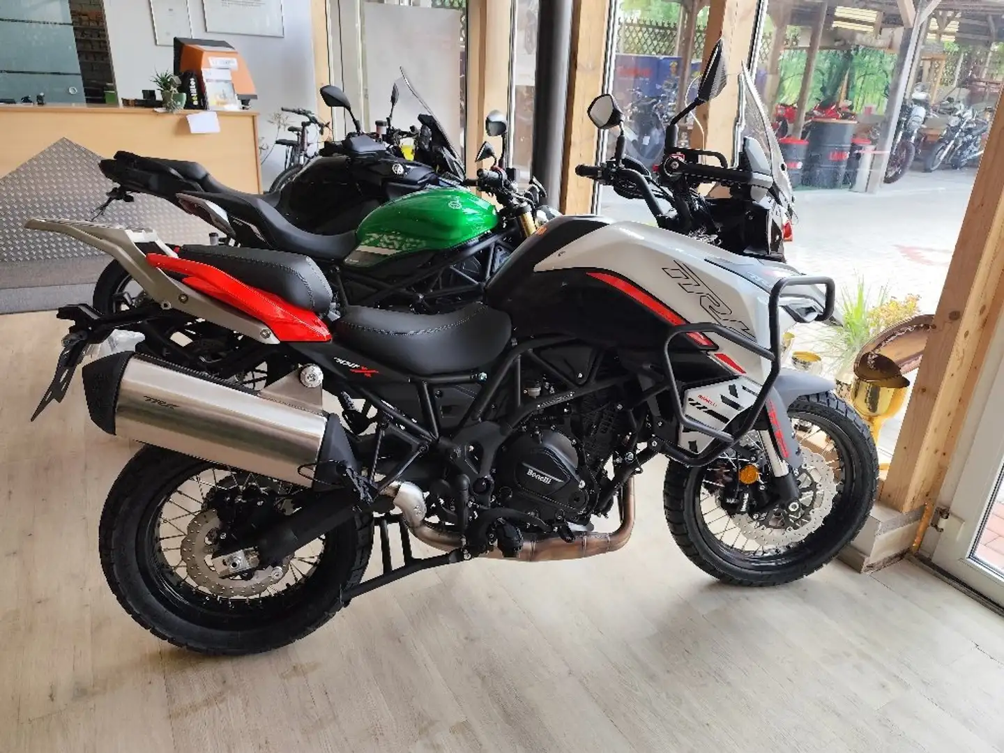 Benelli TRK 702 X Blanc - 1