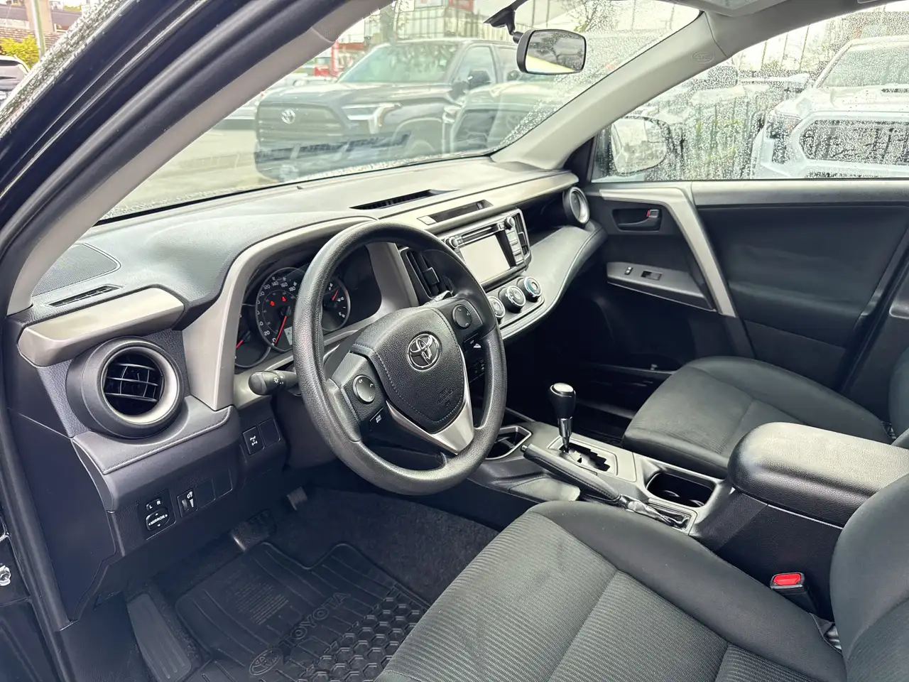 Toyota RAV 4 снимка Toyota RAV 4