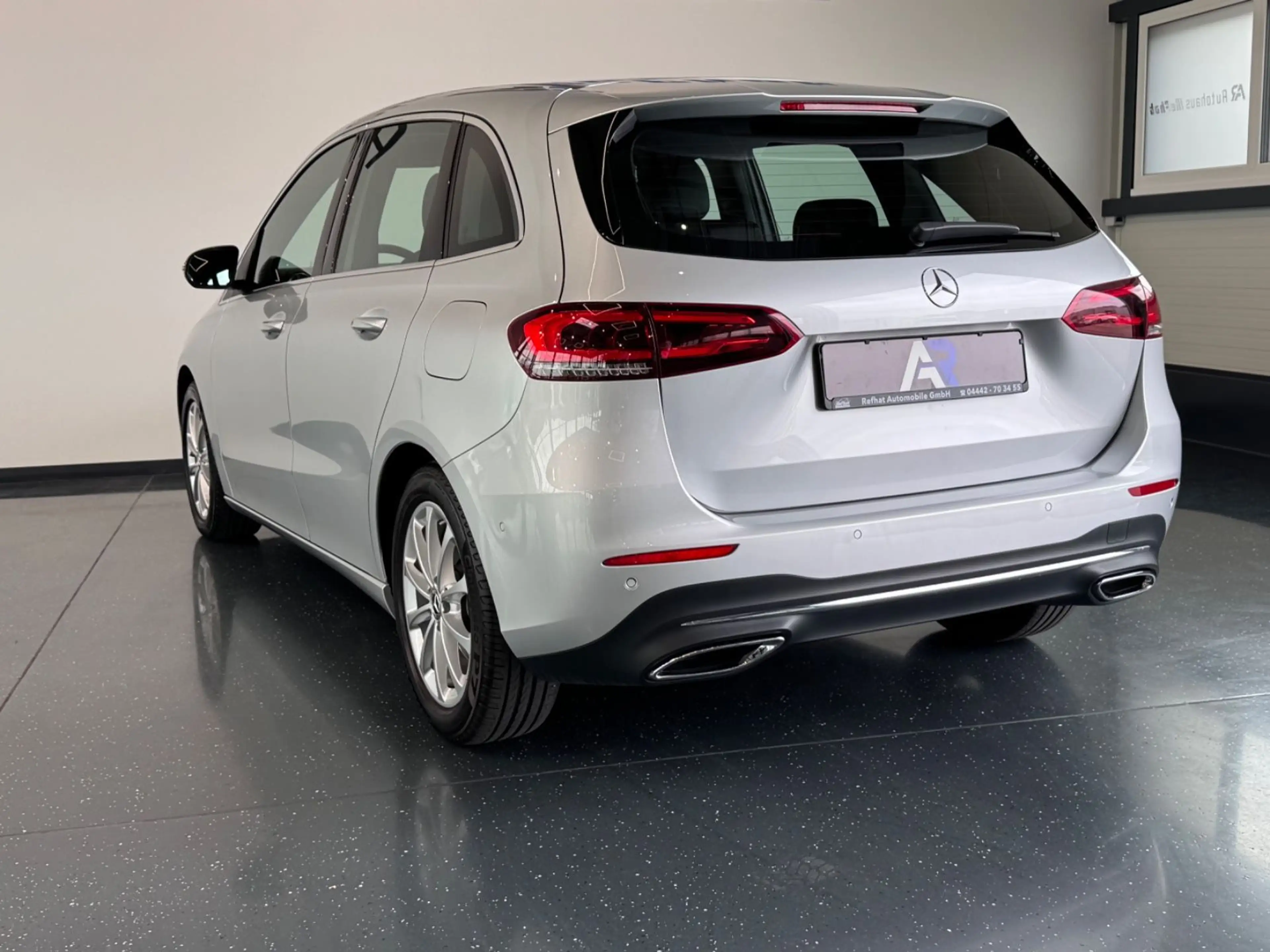 Mercedes-Benz B 200 B200*WIDESCREEN*LED*AHK*PDC*SHZ* — photo 11