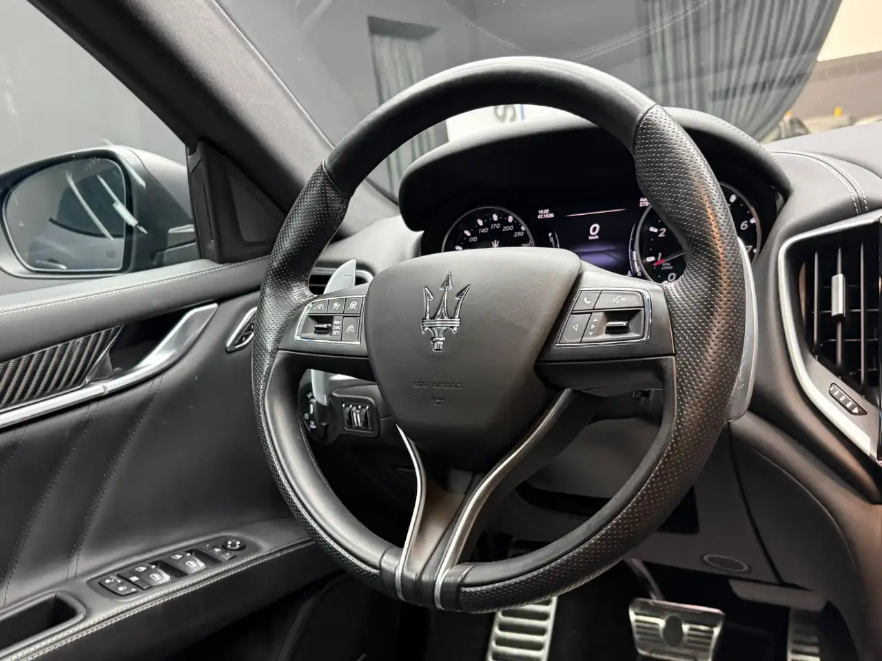 2021 Maserati Ghibli 3.8 V8 Trofeo 580cv auto, photograph 10