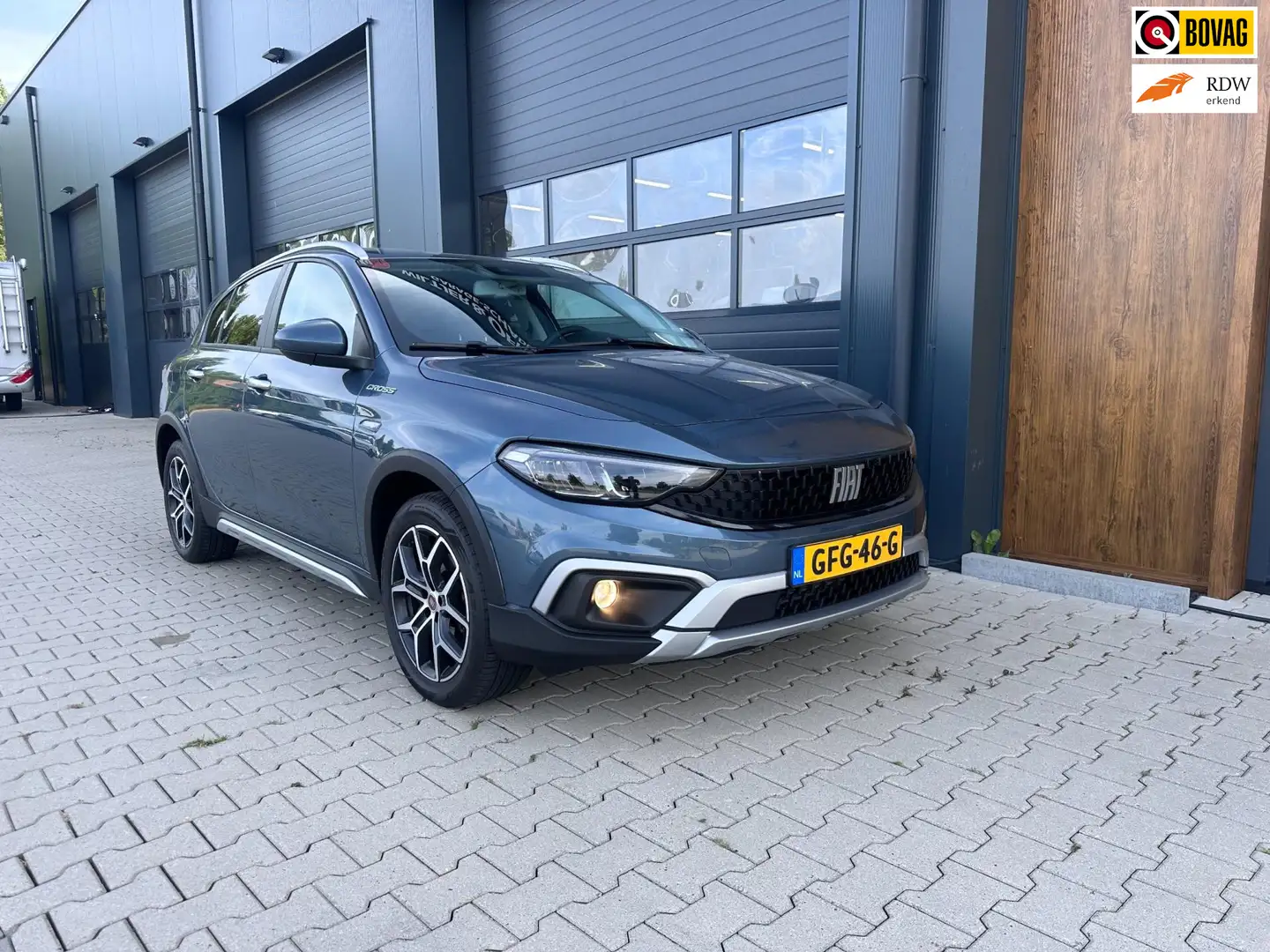 Fiat Tipo Cross 1.0 City Cross Gris - 1