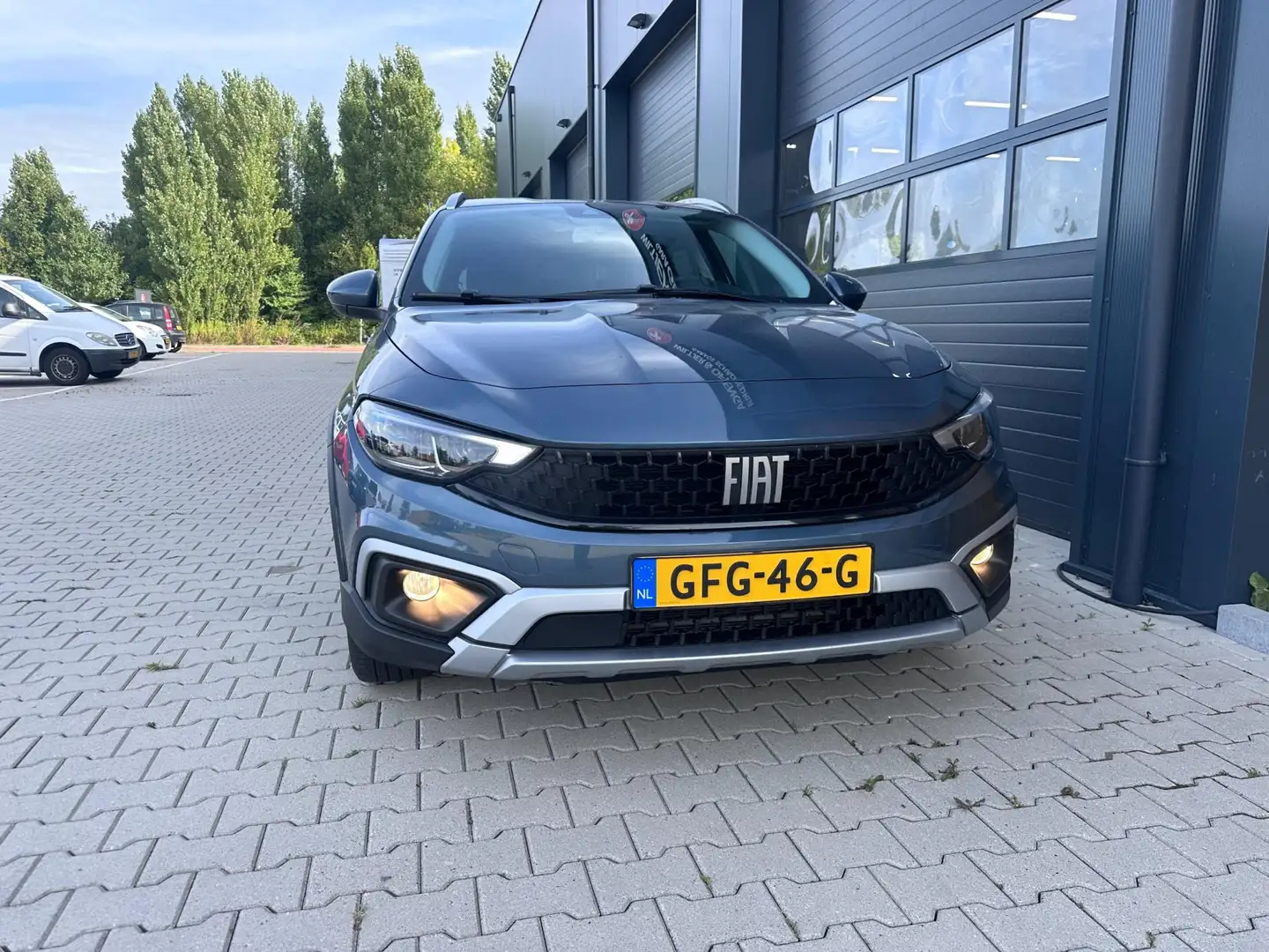 Fiat Tipo Cross 1.0 City Cross Gris - 2