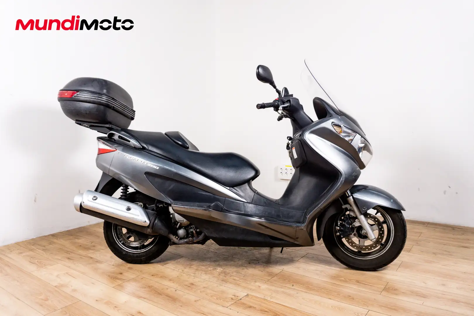 Suzuki Burgman 200 - 1