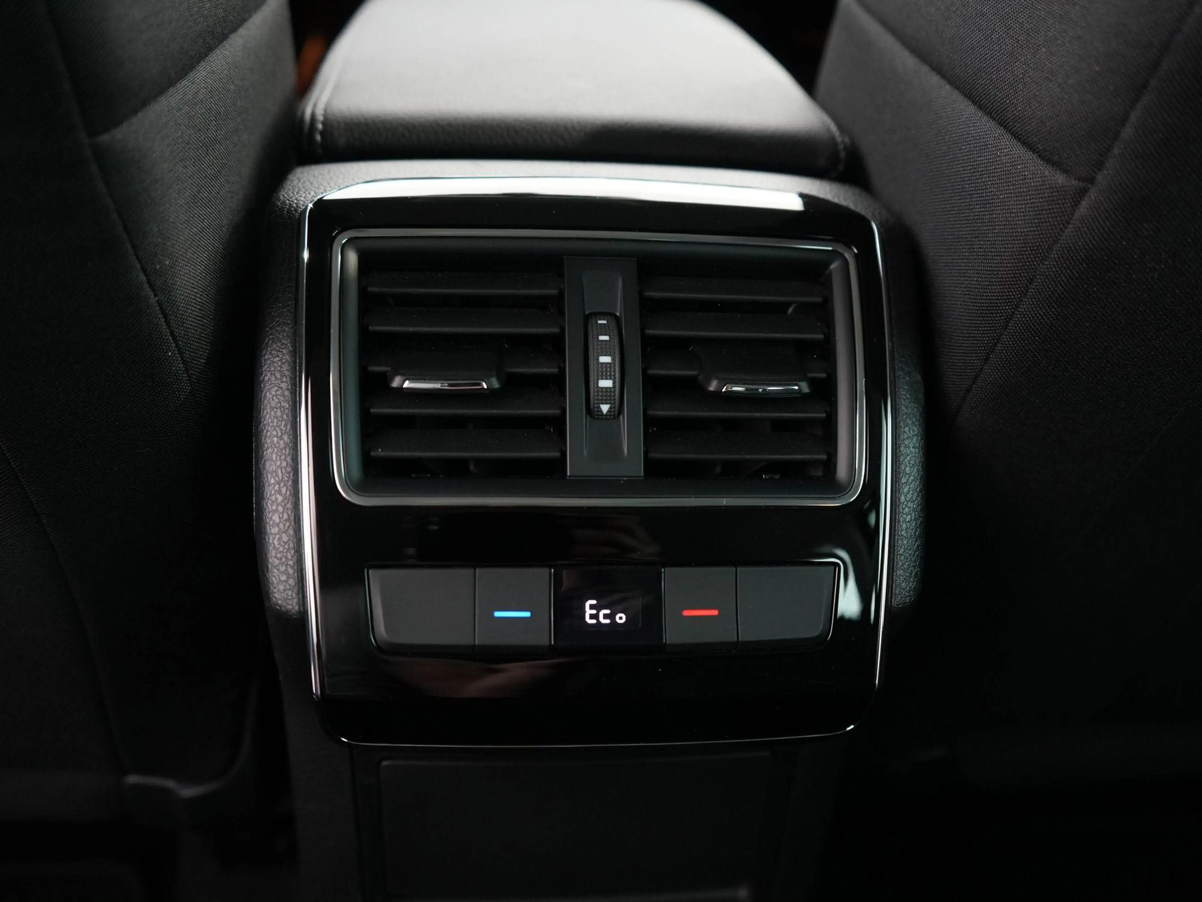 Skoda Superb Combi 1.4 TSI iV Business Edition Plus | Zwenkhaak — photo 32